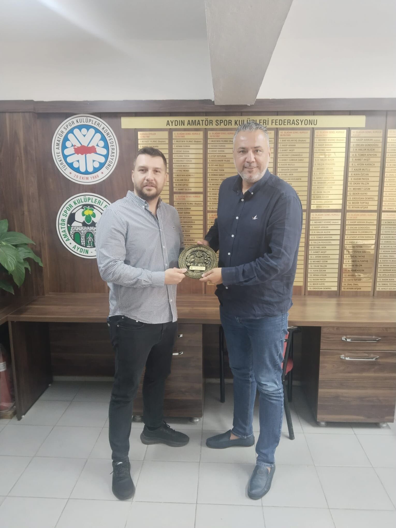 Aysiaddan Baskan Altuntasa Hayirli Olsun Ziyareti 678928 65C107
