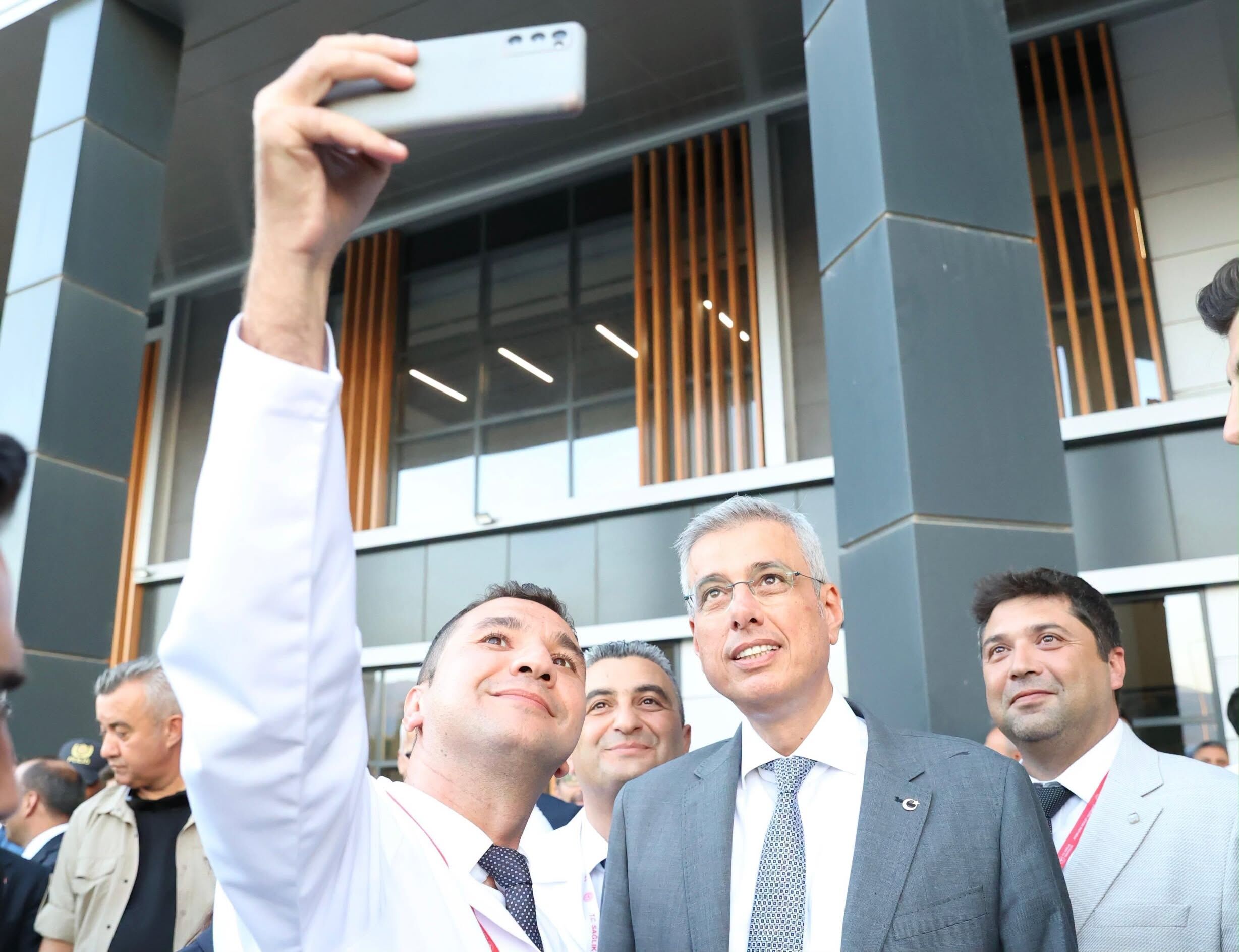Bakan Memisoglundan Cine Devlet Hastanesinde Moral Ziyareti 679342 93Aea4