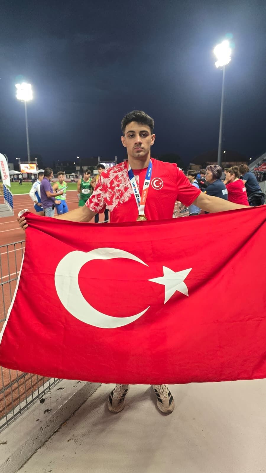 Balkan Sampiyonu Oldu Ayni Gun Iki Kez Turkiye Rekoru Kirdi 677761 2C21Fe