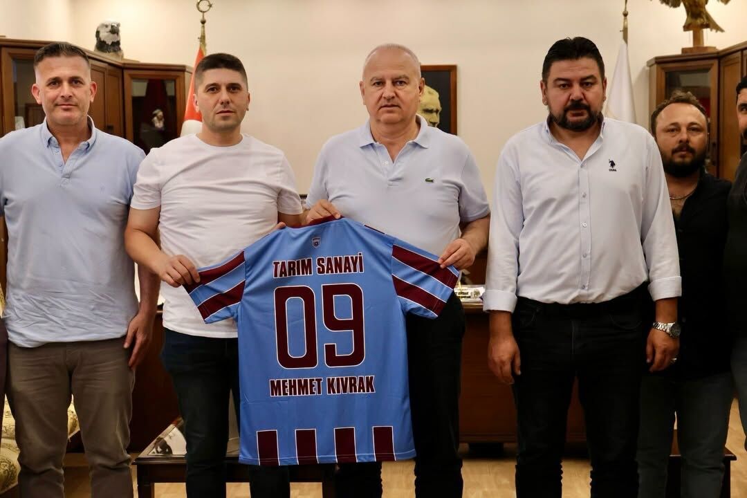 Baskan Kivraka Eski Kulubunden Duygulandiran Jest 676859 A965Db