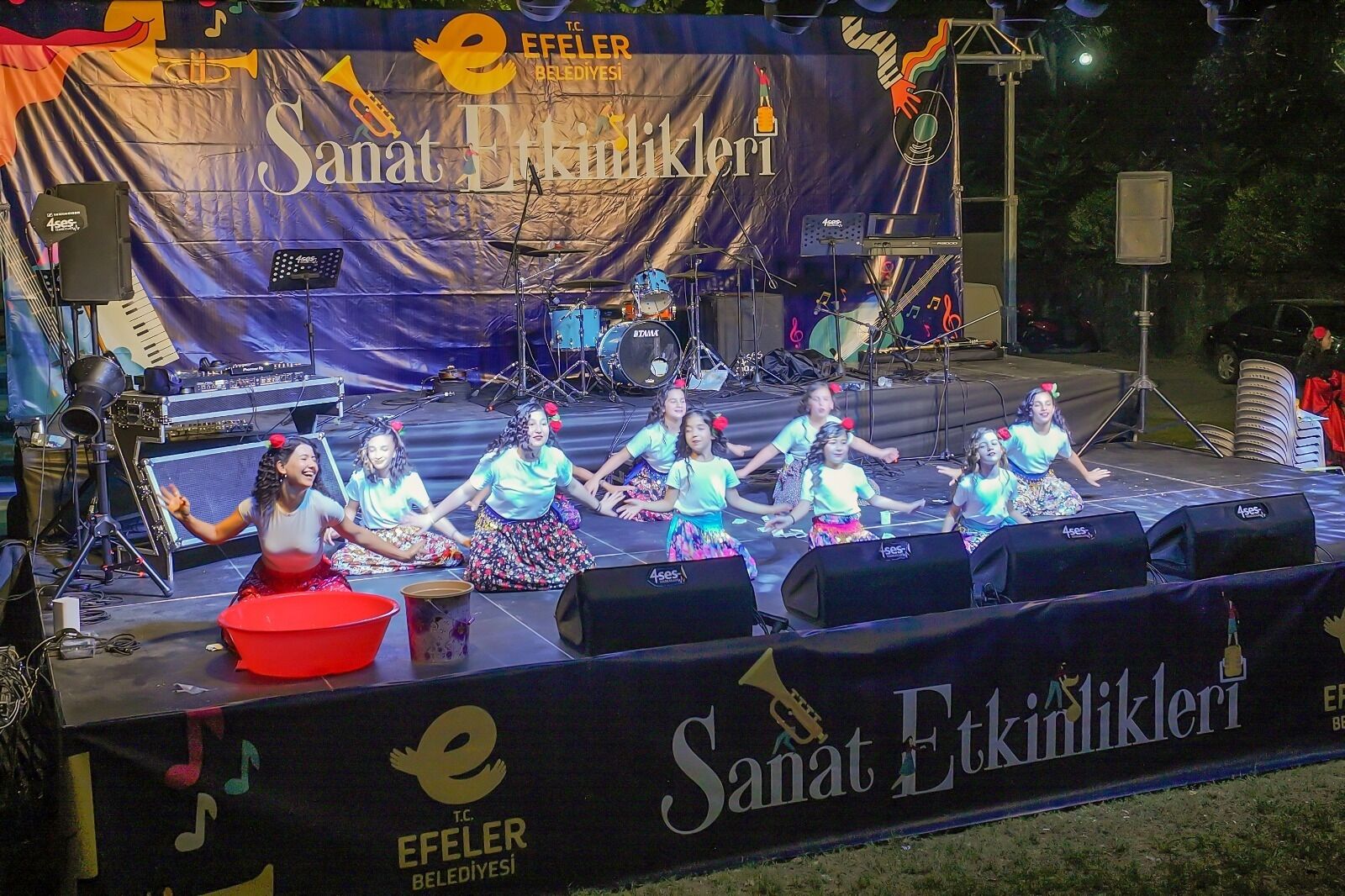 Baskan Yetiskinle Vatandaslar Sanata Doydu 675013 78E0C6