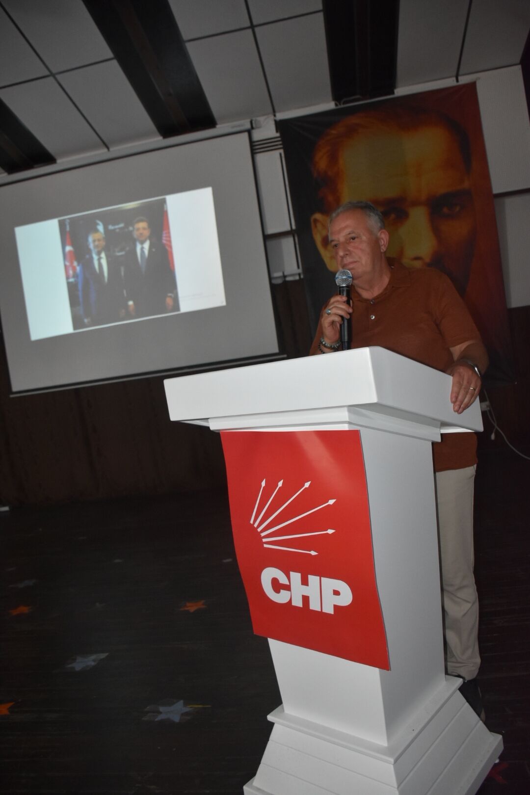 Chp Karacasuda Tarihi Toplanti Ozgur Ozele Tam Destek 676194 656B27