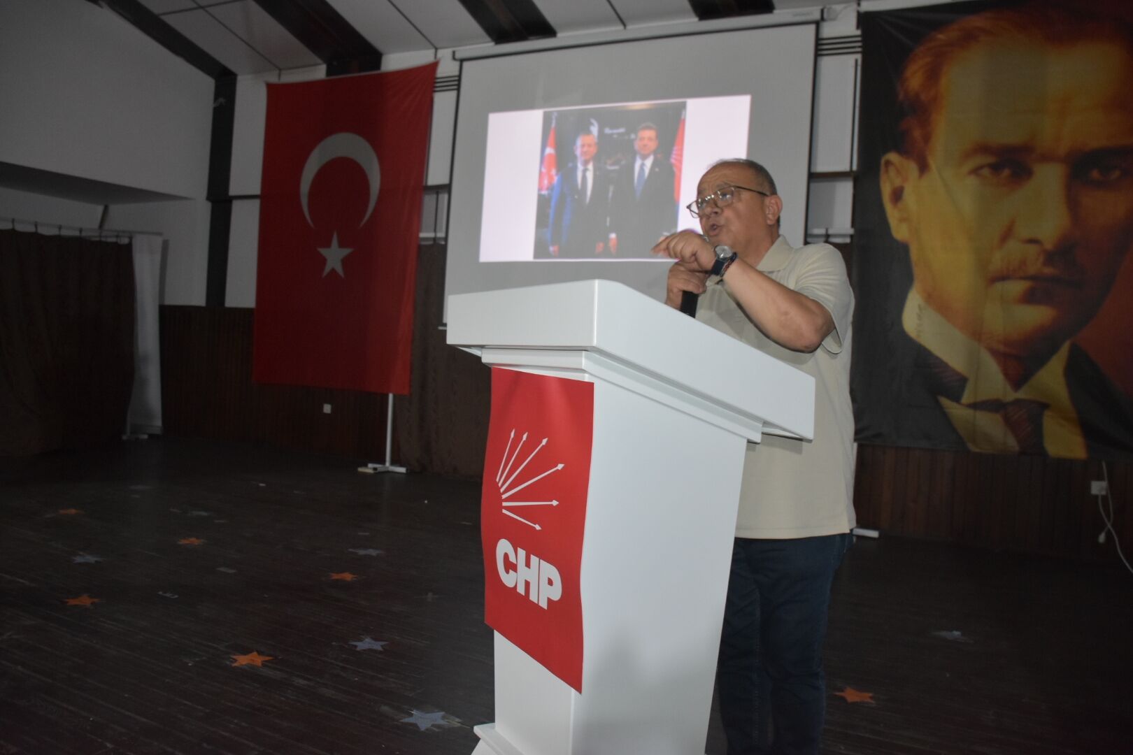 Chp Karacasuda Tarihi Toplanti Ozgur Ozele Tam Destek 676194 Da51Ec
