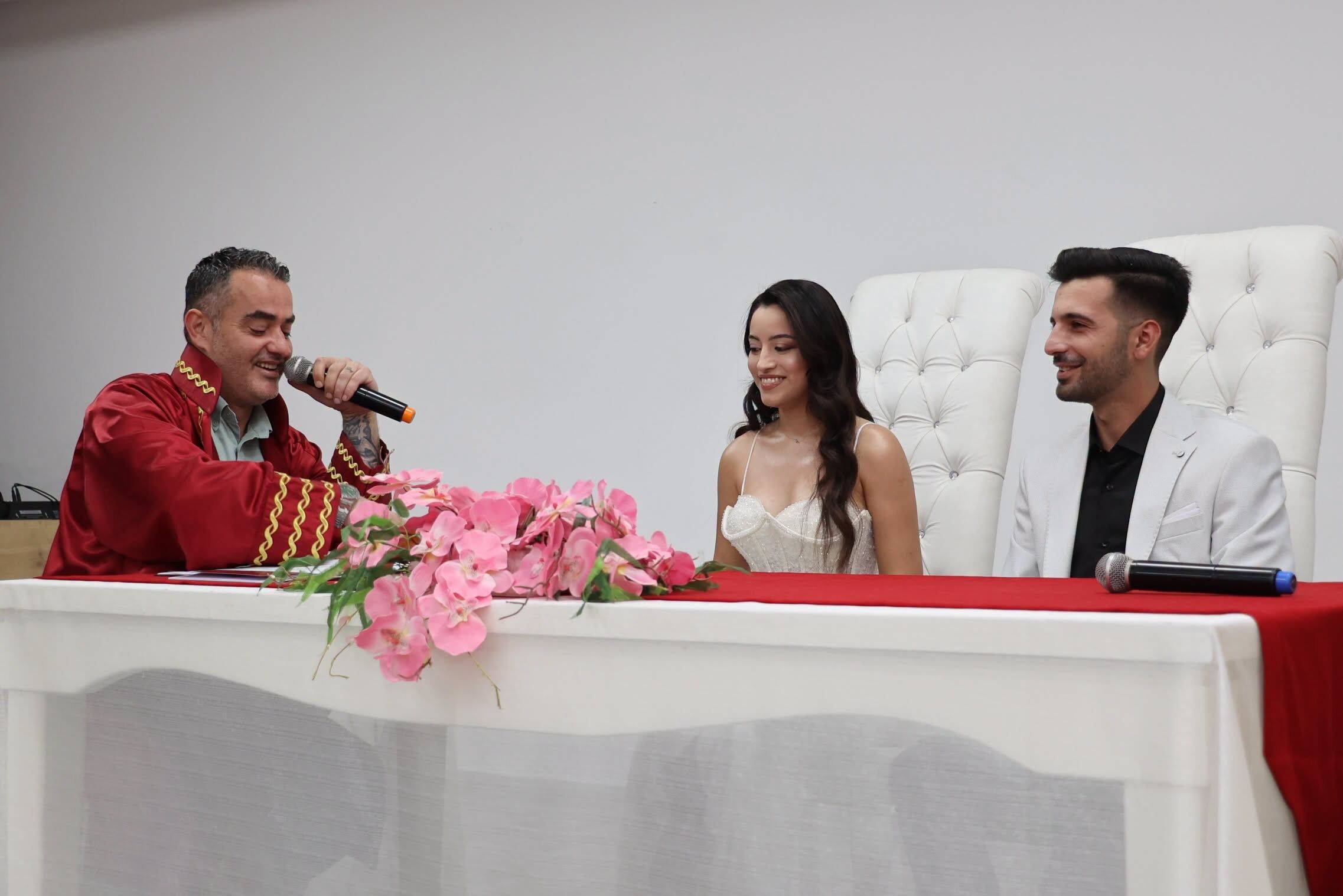Chpli Baskan Dunyaevine Girdi Nikahi Baskan Arici Kiydi 679632 8Aa335
