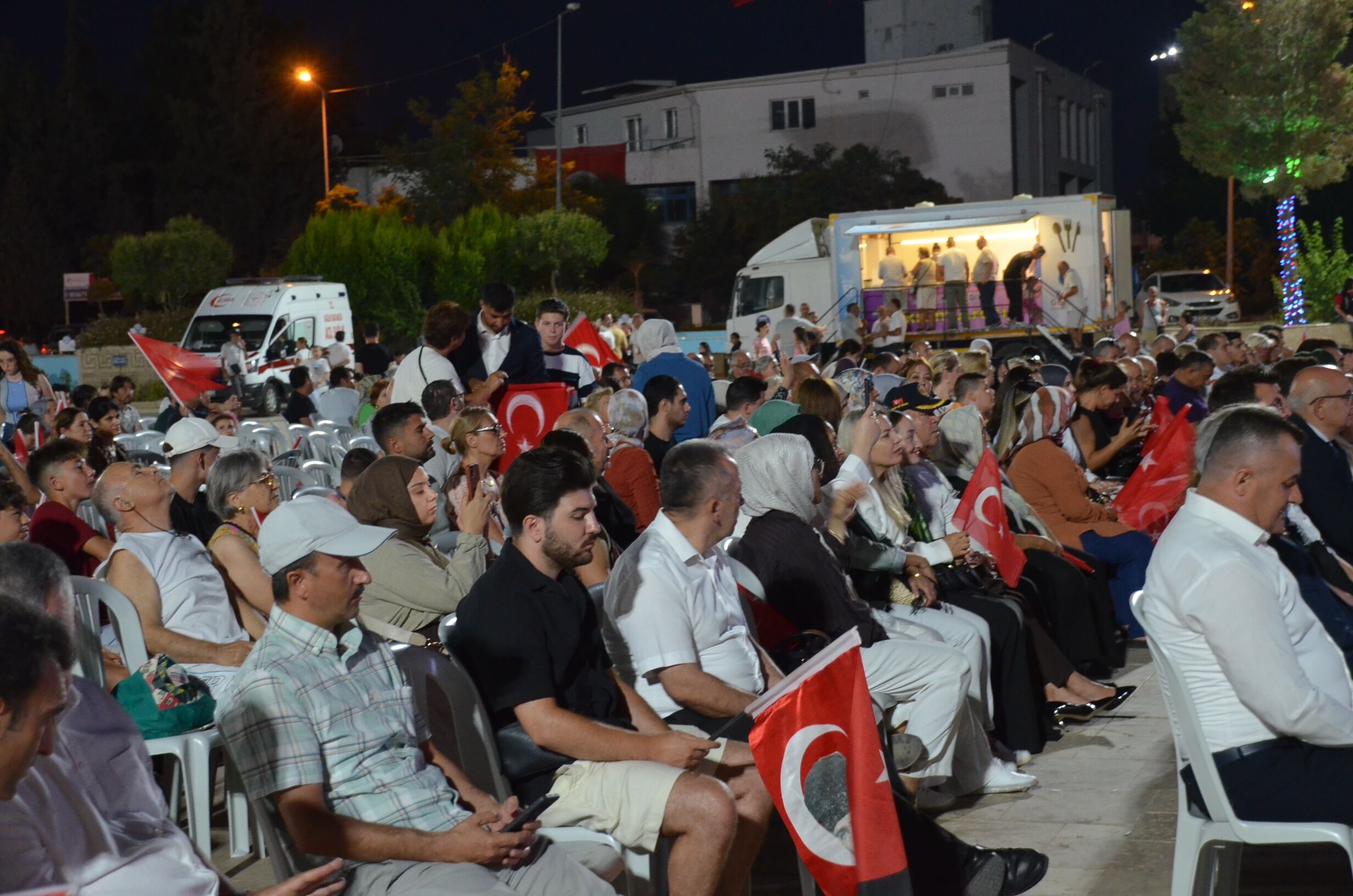 Didim 15 Temmuzun 10 Yil Donumunde Tek Yurek Oldu 678776 43D70E