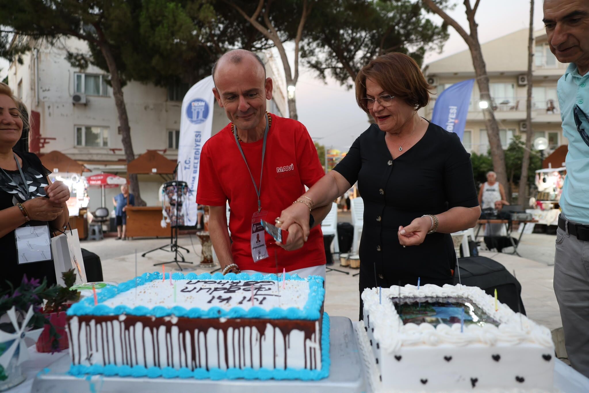 Didim Belediyesi Altinkum Sanat Sokaginda Sanat Ve Dayanisma 682902 63F480