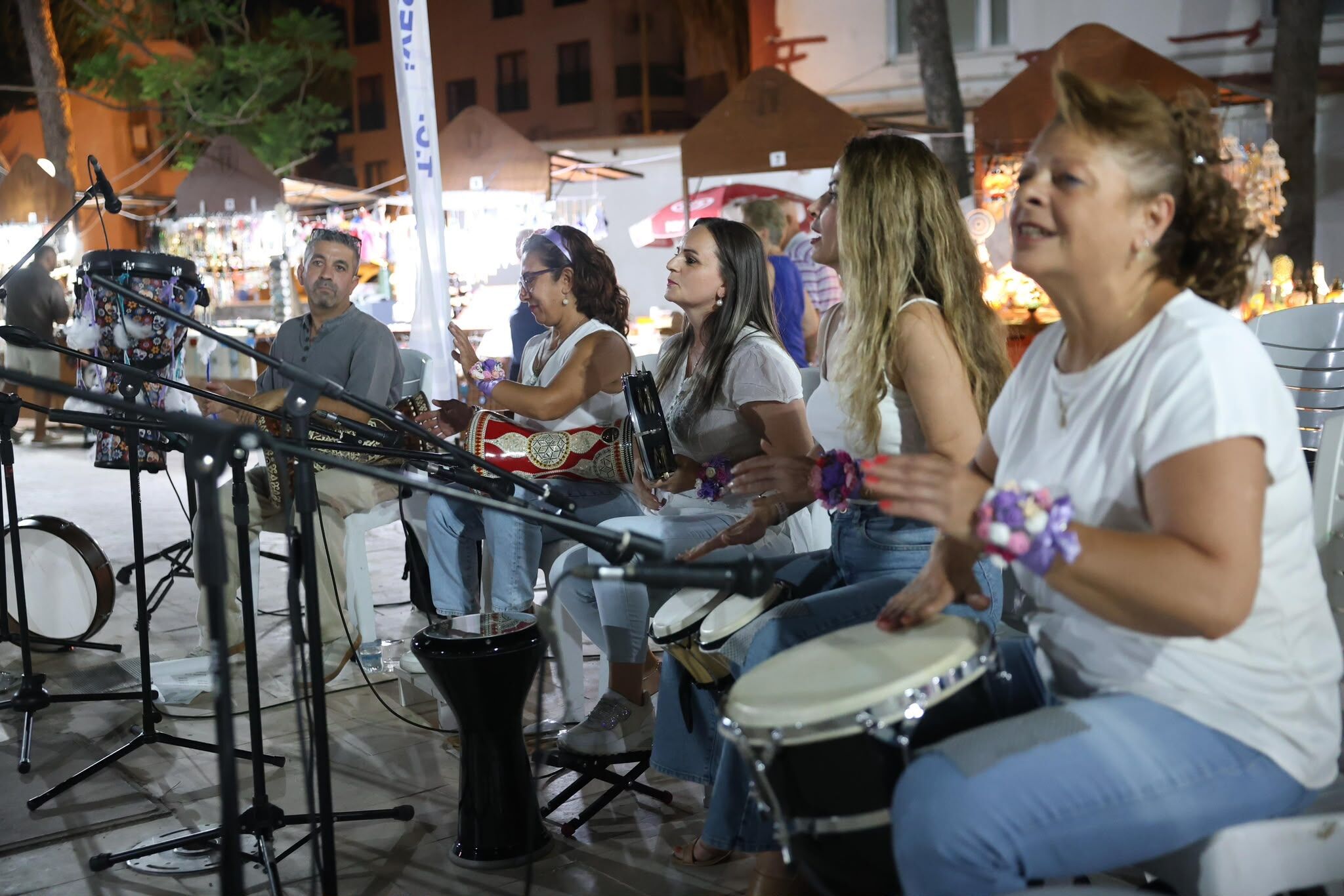 Didim Belediyesi Altinkum Sanat Sokaginda Sanat Ve Dayanisma 682902 A26D57