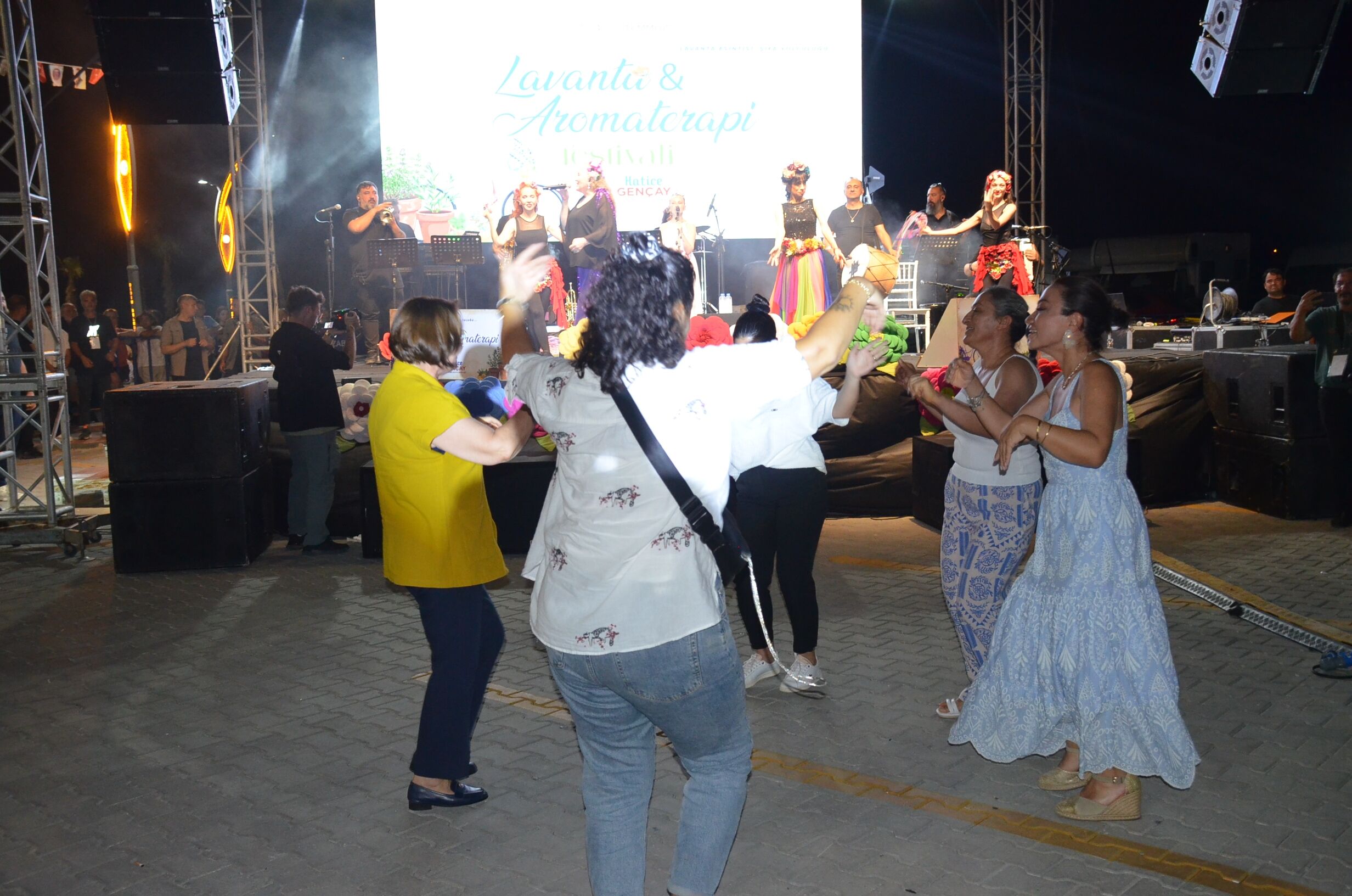 Didim Lavanta Ve Aromaterapi Festivali Konserle Basladi 675502 4D9966