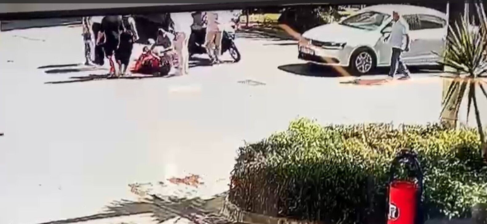 Didimde Kaza Ani Guvenlik Kamerasinda Kazayi Izleyip Olay Ye 682687 6Fe4F1