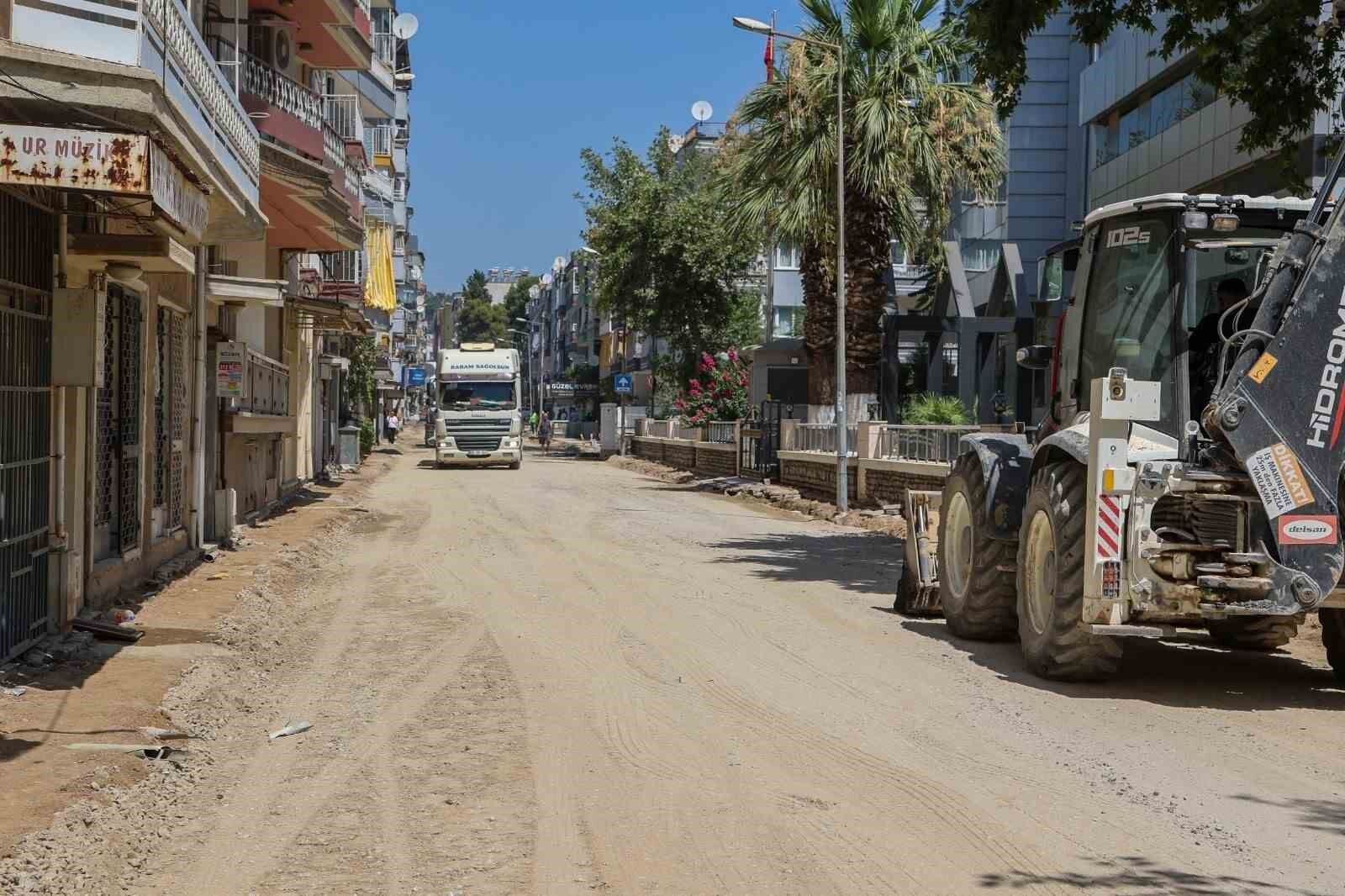 Efeler Belediyesi Nden Albayrak Caddesi Nde Asfalt Mesaisi 1785227705391 415924