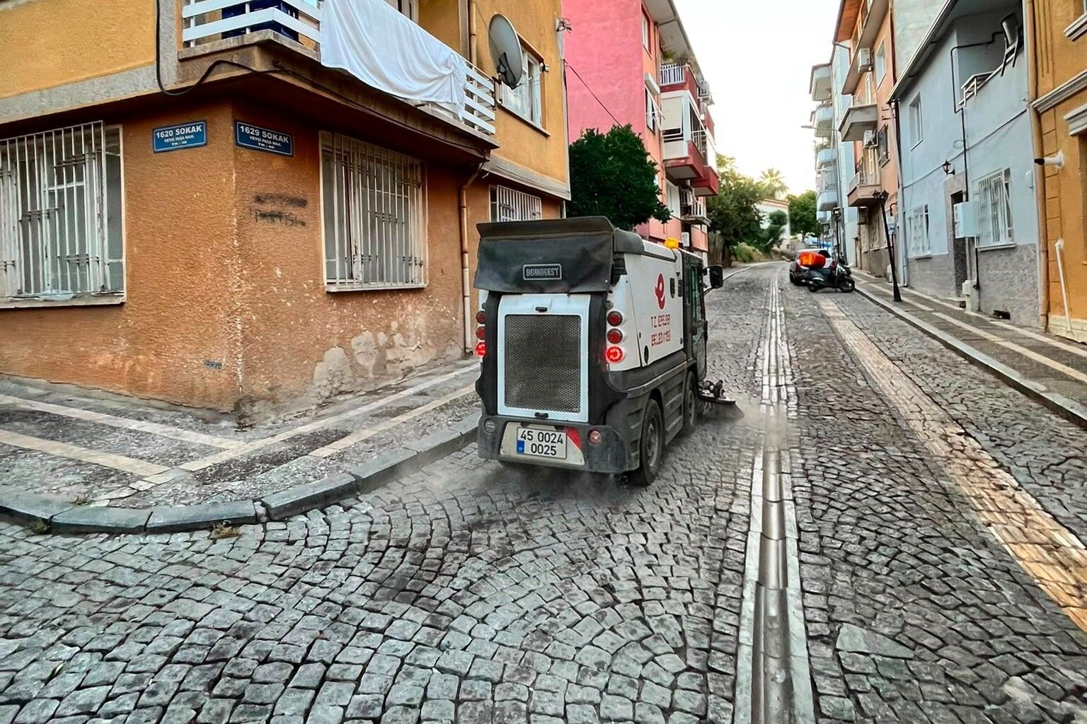 Efeler De Tarihi Carsilar Ve Sokaklar Temizlendi 1785478205208 751913