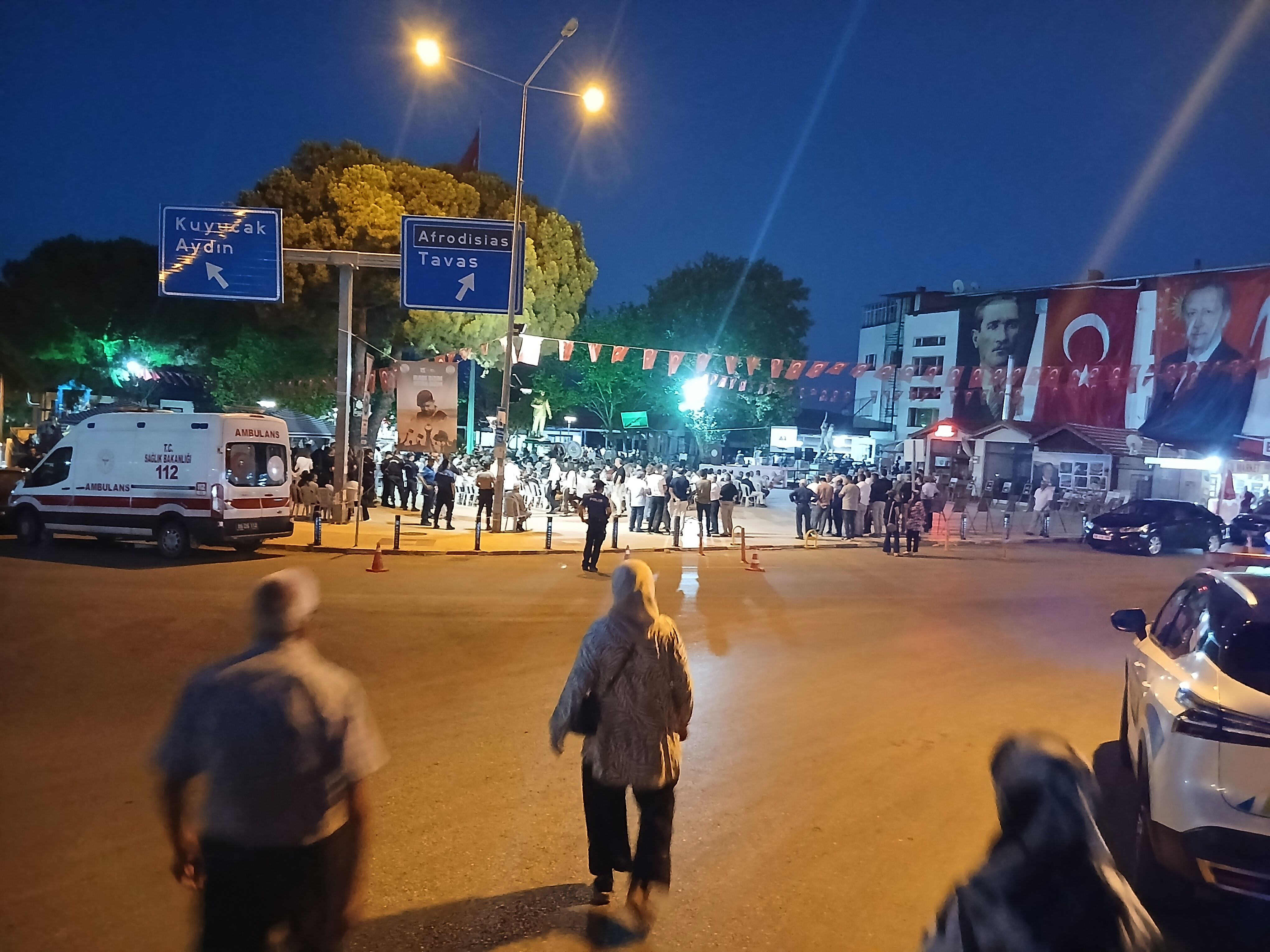 Karacasu 15 Temmuzda Tek Yurek Oldu Cumhuriyet Meydaninda De 678792 957Cec