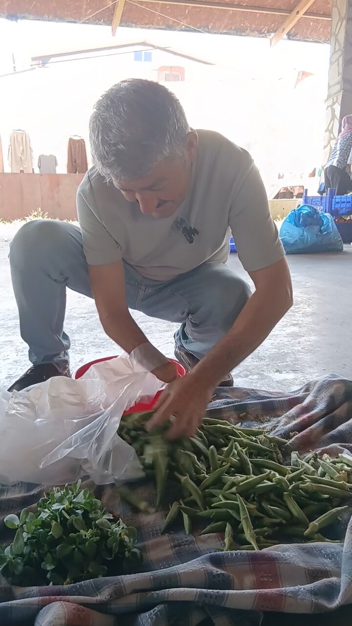 Karacasu Pazarindan Insan Hikayeleri Tek Eliyle Hem Uretiyor 678142 052D79