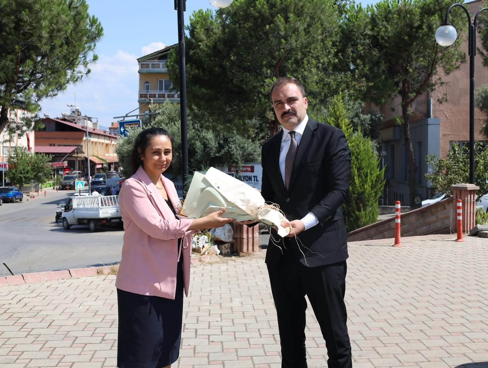 Karacasunun Yeni Kaymakami Ismail Battal Goreve Basladi 676554 3E641F