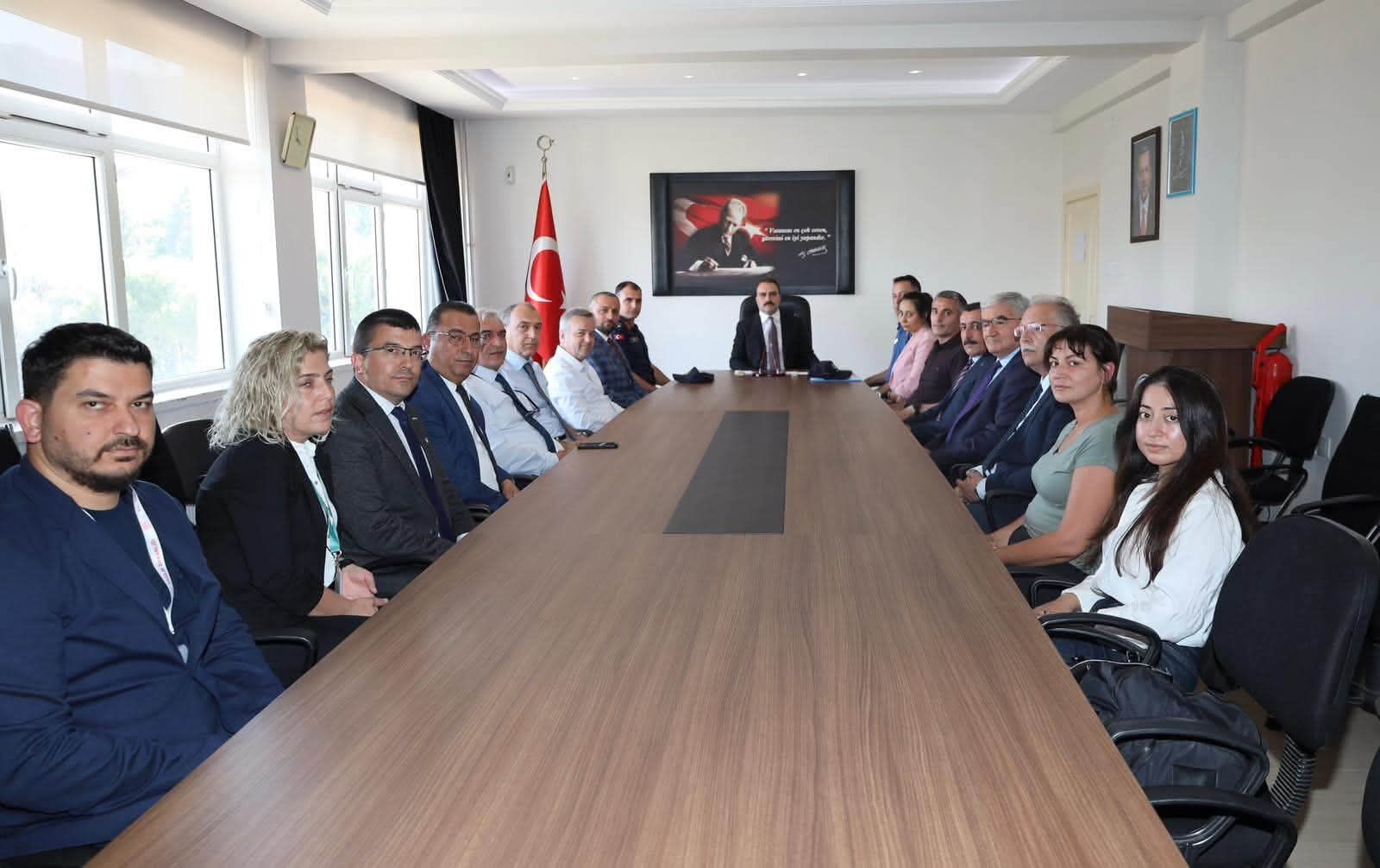 Karacasunun Yeni Kaymakami Ismail Battal Goreve Basladi 676554 9B7Eec