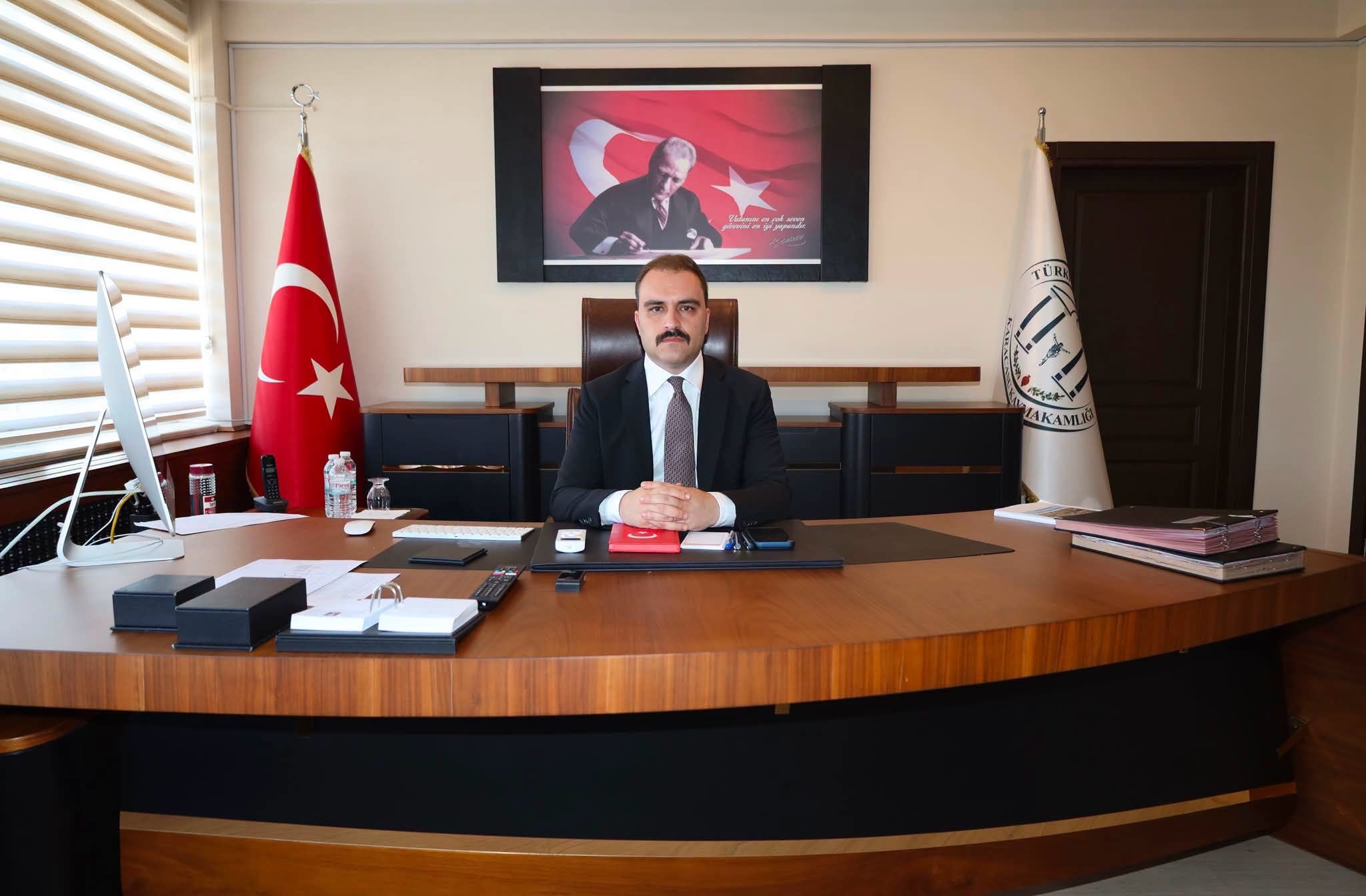 Karacasunun Yeni Kaymakami Ismail Battal Goreve Basladi 676554 D20458