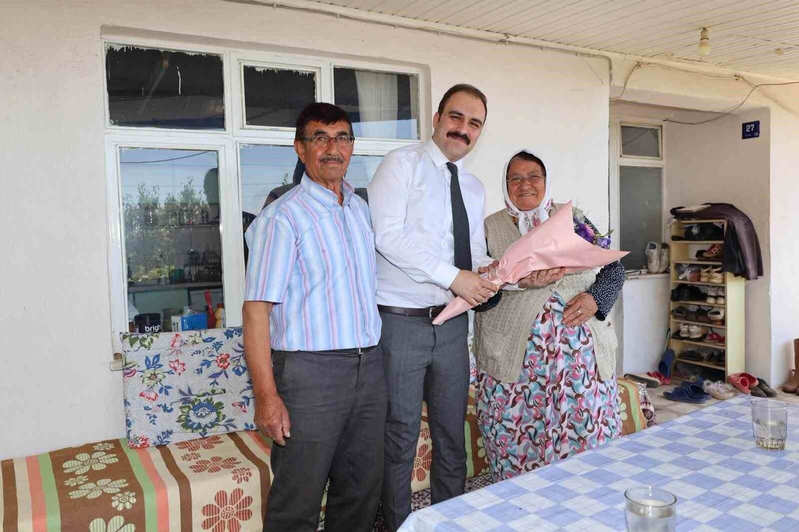 Kaymakam Battal Sehit Ailesi Ve Gaziyi Yalniz Birakmadi 1784700003804 338945