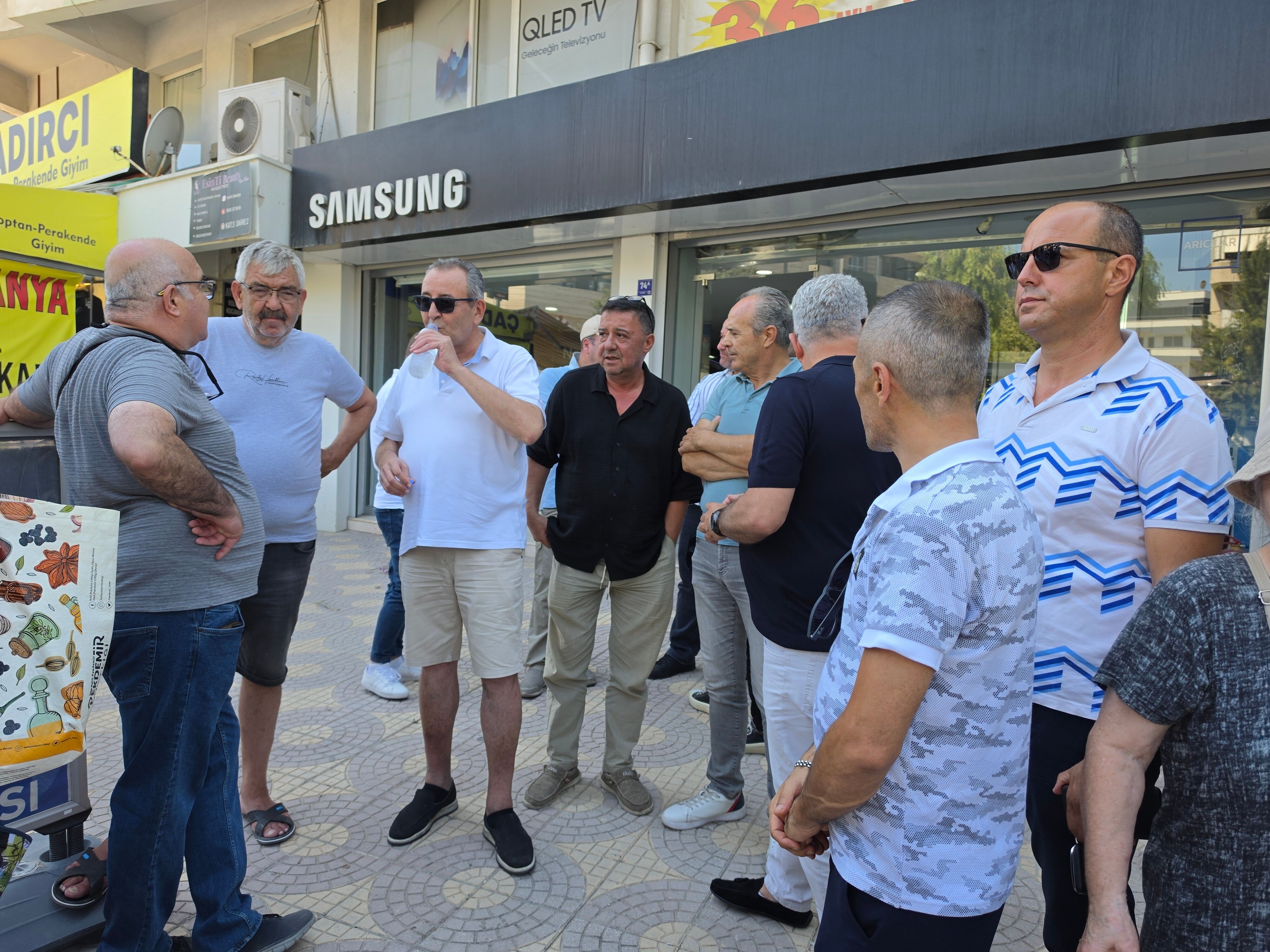 Kusadasi Basini Gazeteci Arisoyun Lokma Hayrinda Bulustu 677504 216C82