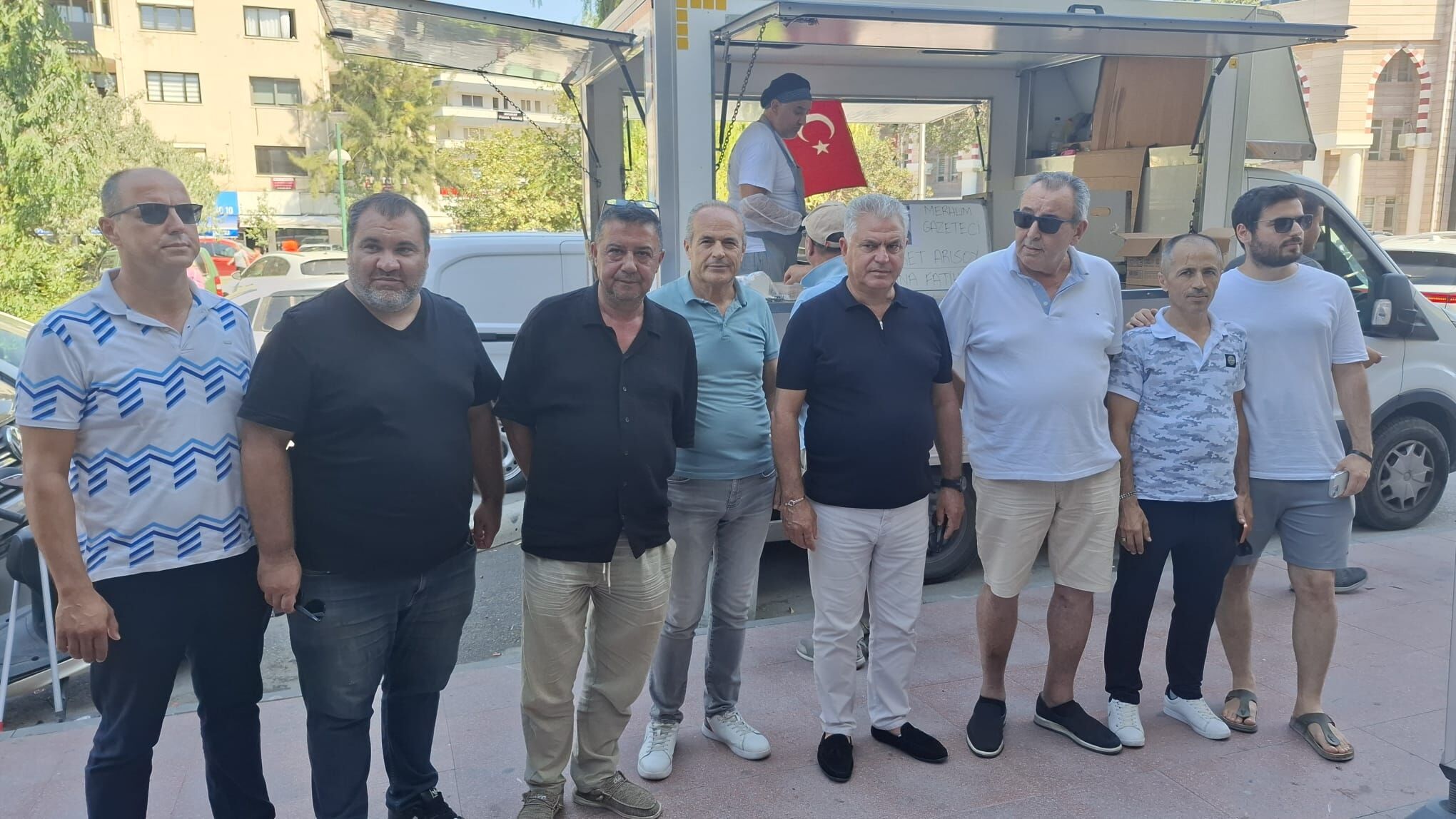 Kusadasi Basini Gazeteci Arisoyun Lokma Hayrinda Bulustu 677504 Fb9Eed