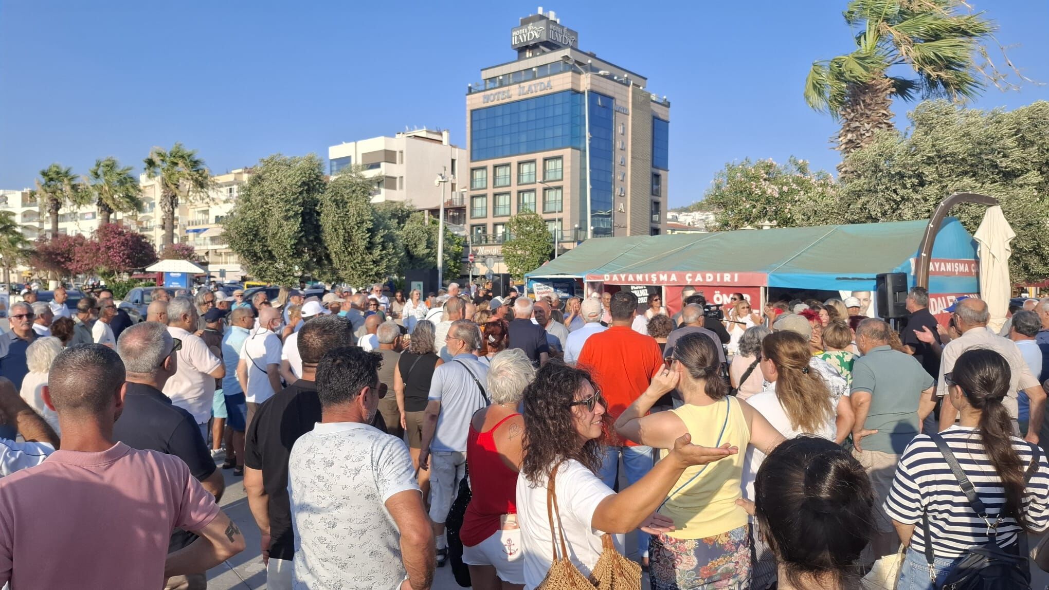 Kusadasi Chpden Toplu Istifa 682381 A466D2
