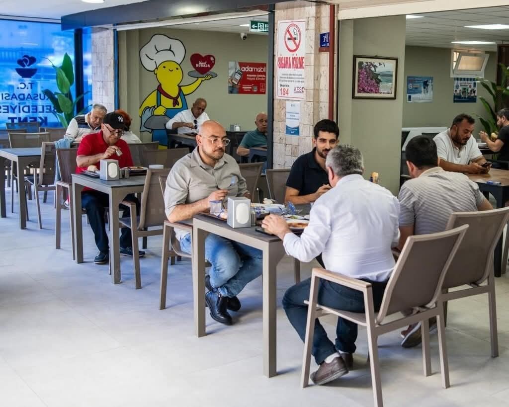 Kusadasi Kent Lokantasi Nda 2 Ayda 8 Bin 852 Kisiye Yemek Hizmeti 1783091404963 252694