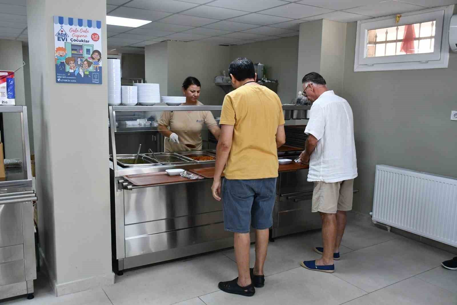 Kusadasi Kent Lokantasi Nda 2 Ayda 8 Bin 852 Kisiye Yemek Hizmeti 1783091406995 950851