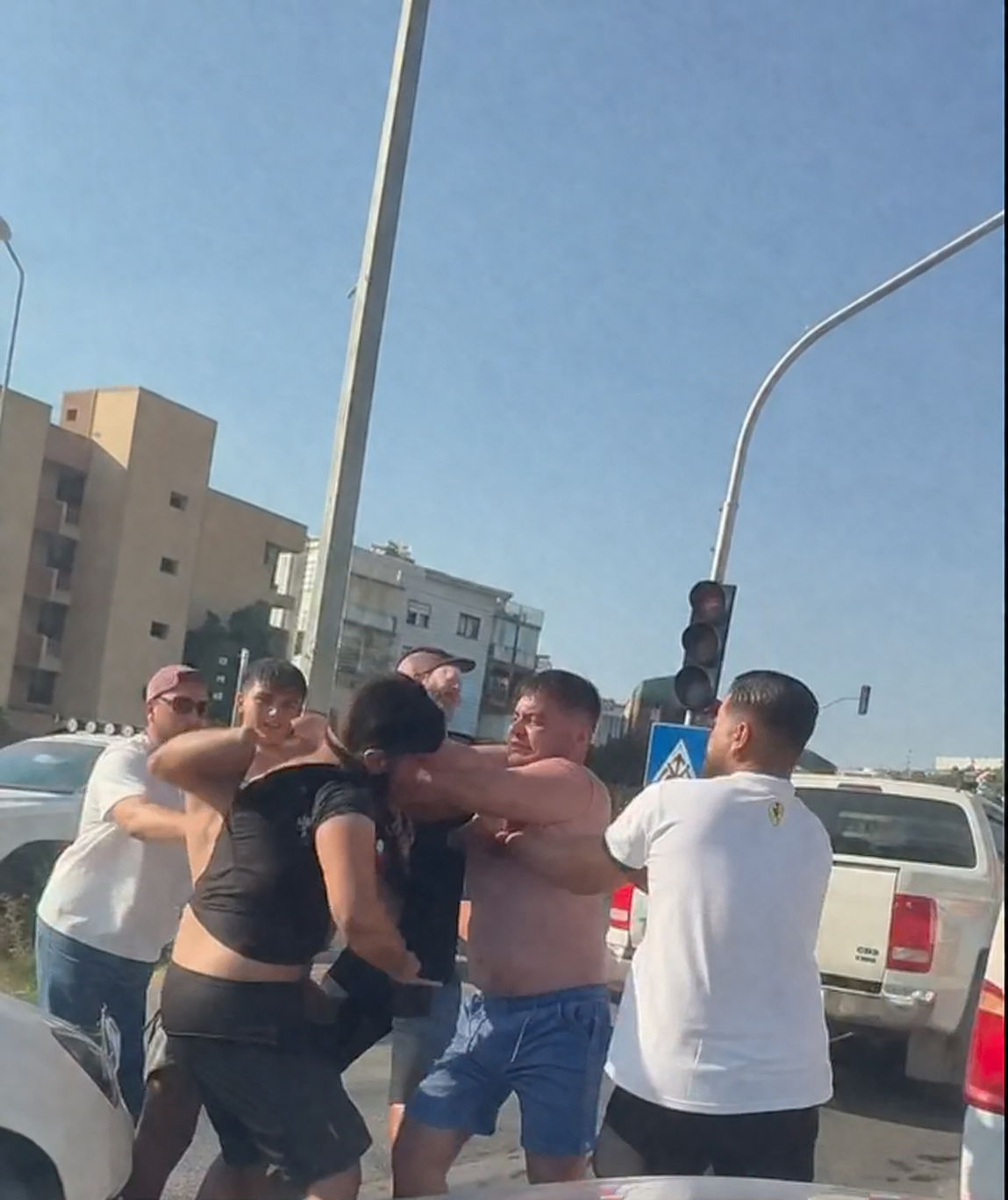 Kusadasinda Trafik Ringe Dondu Suruculere Ceza Yagdi 682192 37F1D7