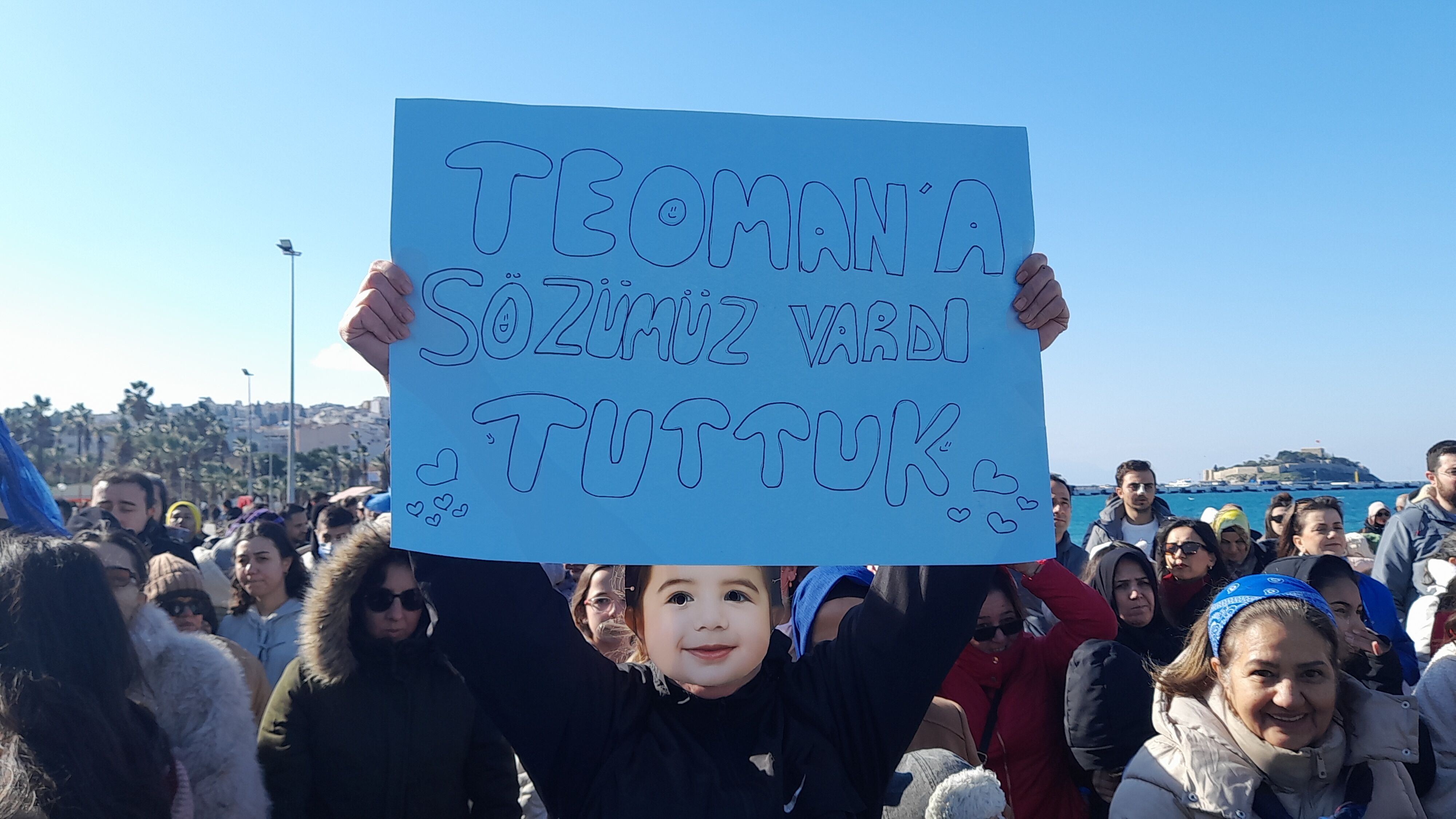 Kusadasinin Teoman Bebegi 1 Yasini Sevenleriyle Karsiladi 679748 B2A7Fb