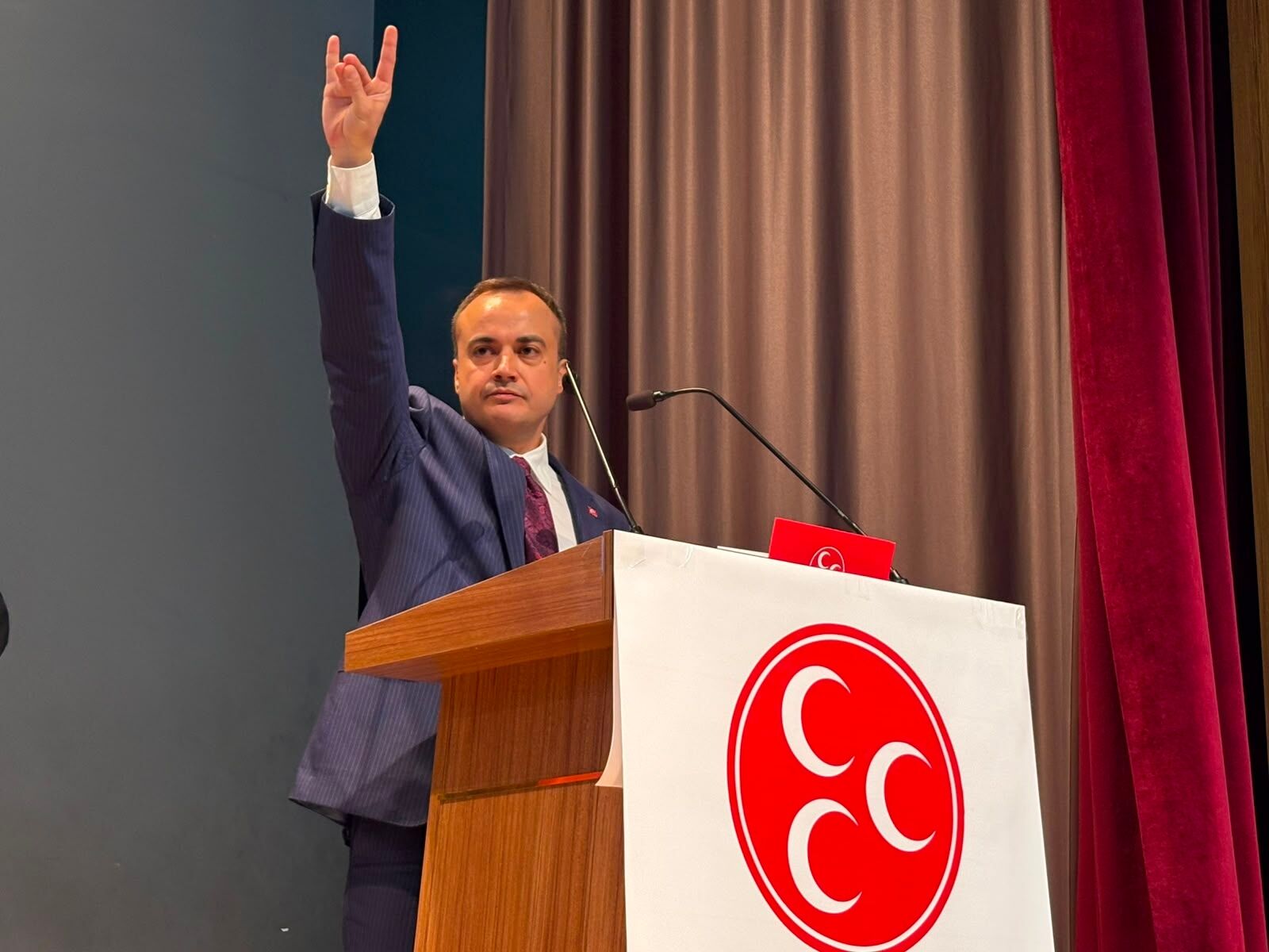 Mhp Nazillide Kongre Bitti Yorganci Tek Listeyle Girdigi Sec 681275 71A121