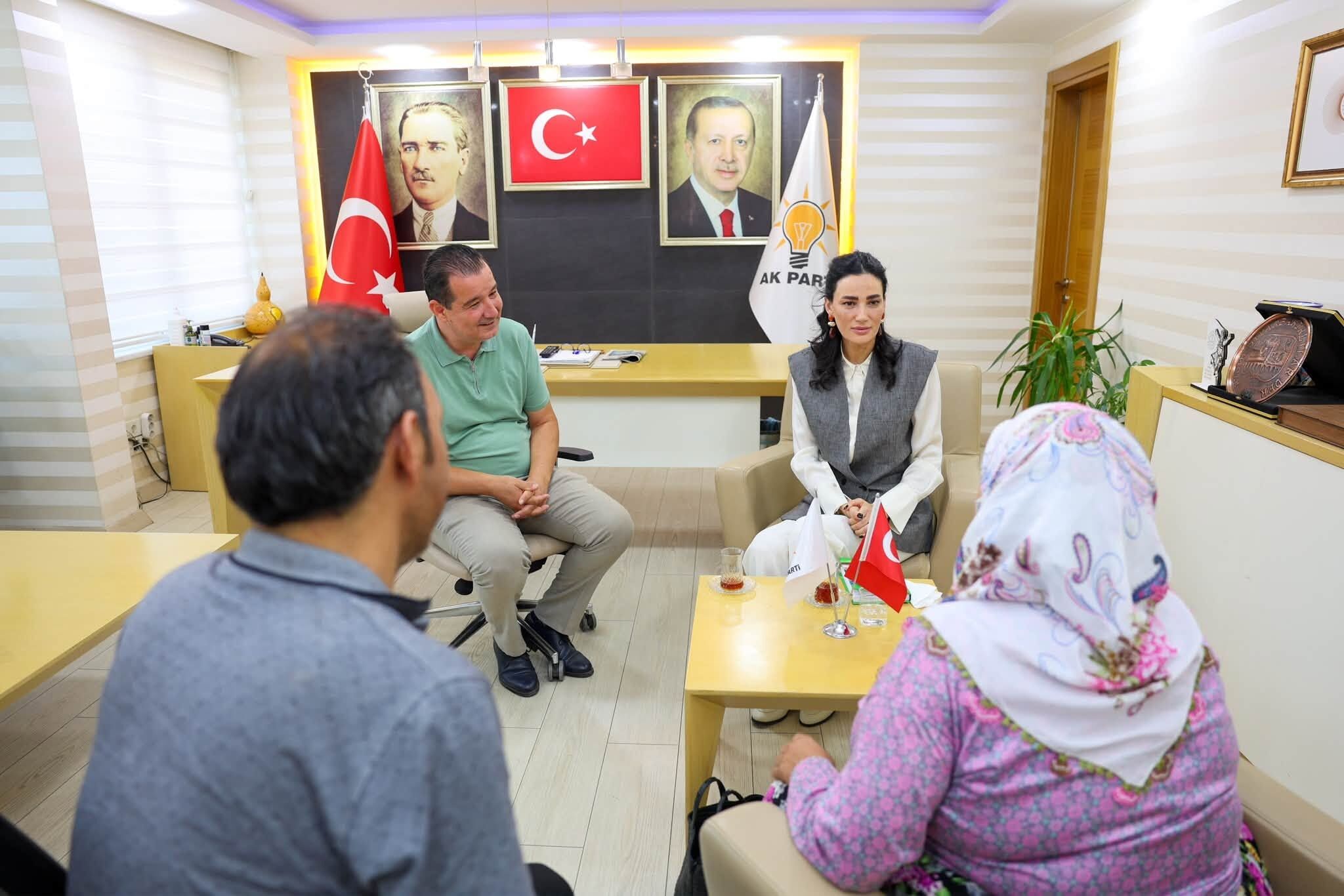 Milletvekili Saribastan Efelerde Gonul Bulusmasi 676195 330Aa1