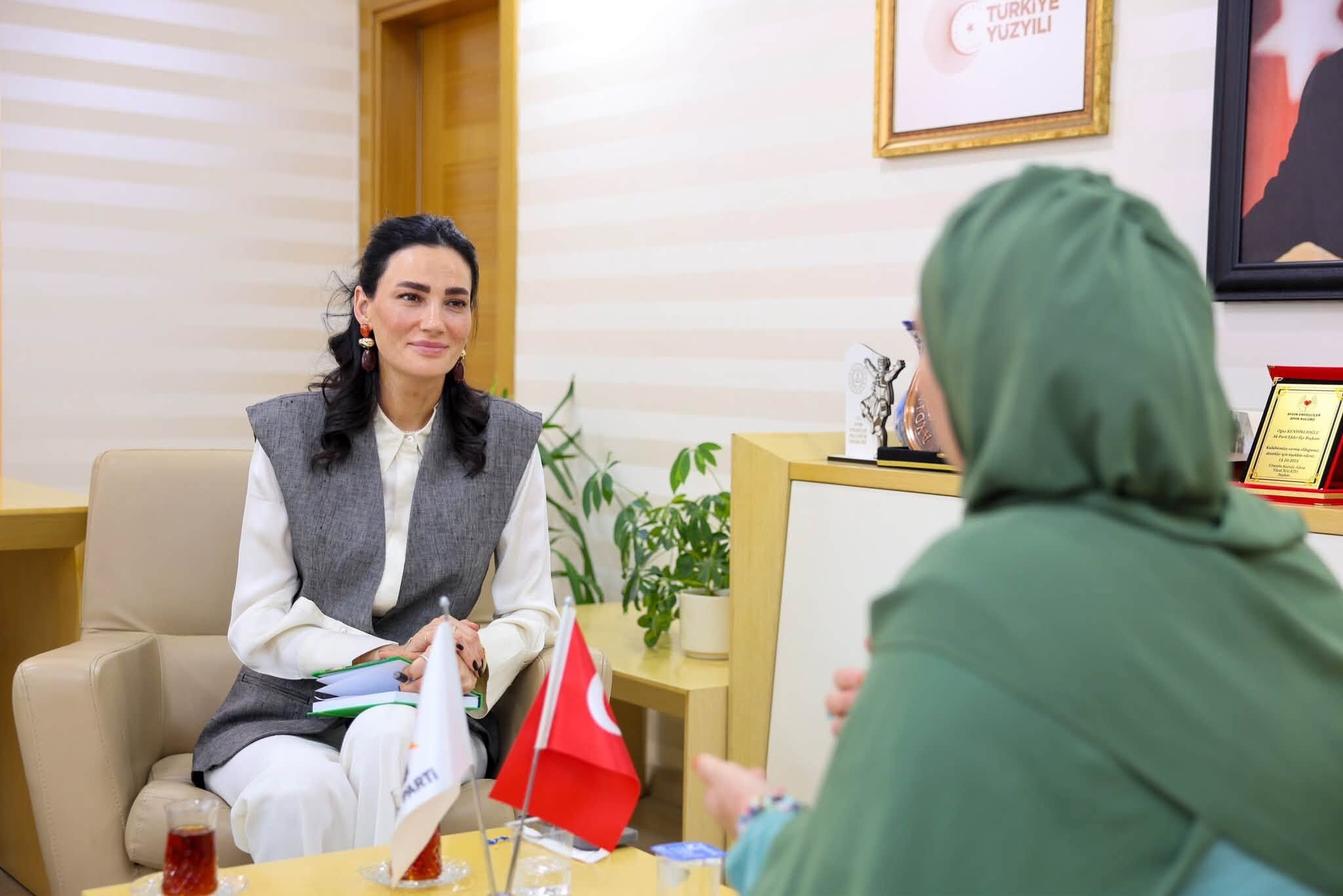 Milletvekili Saribastan Efelerde Gonul Bulusmasi 676195 94C2Aa
