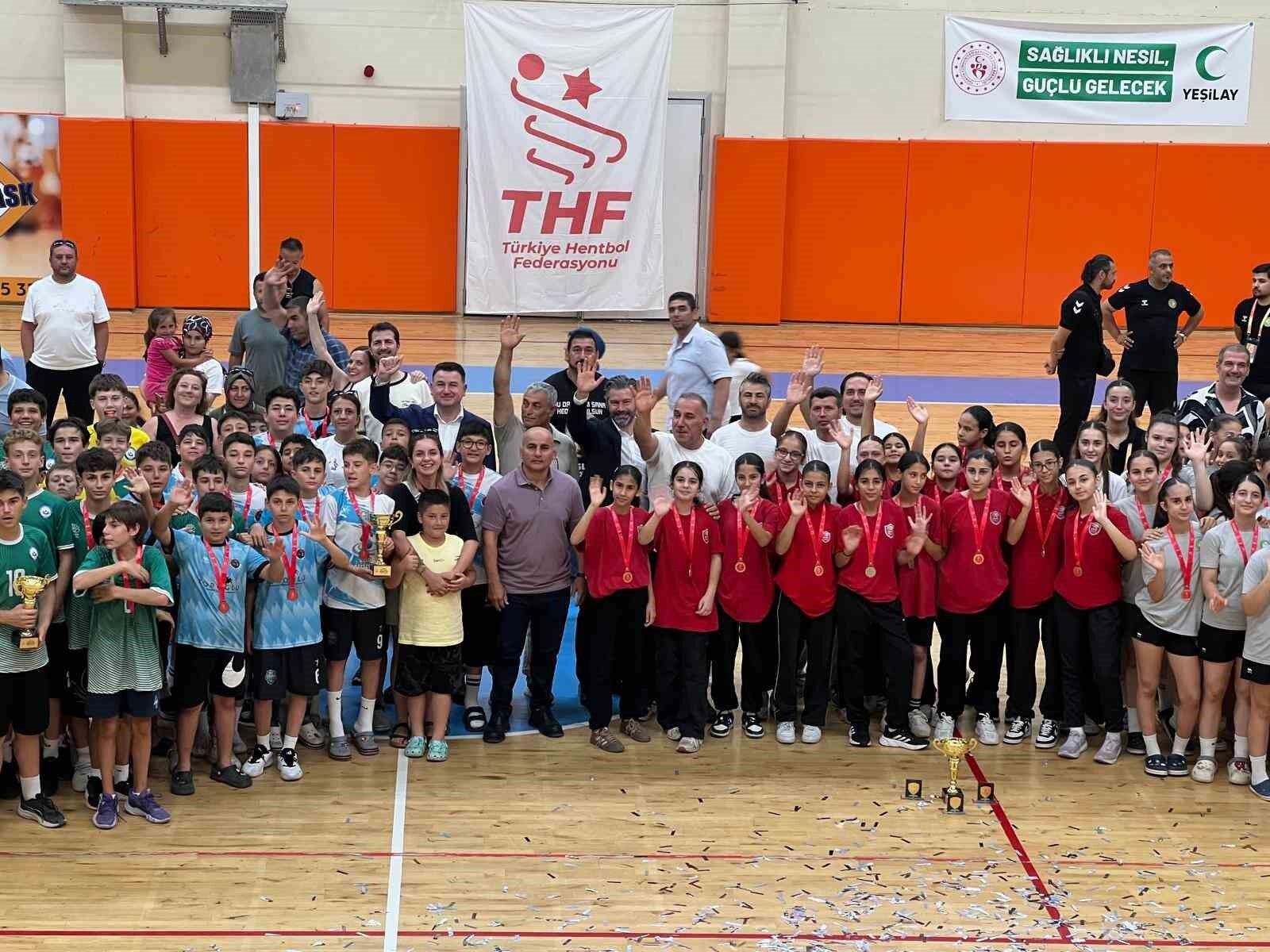Minikler Hentbol Turkiye Sampiyonasi Kusadasi Nda Tamamlandi 1783232705053 181155