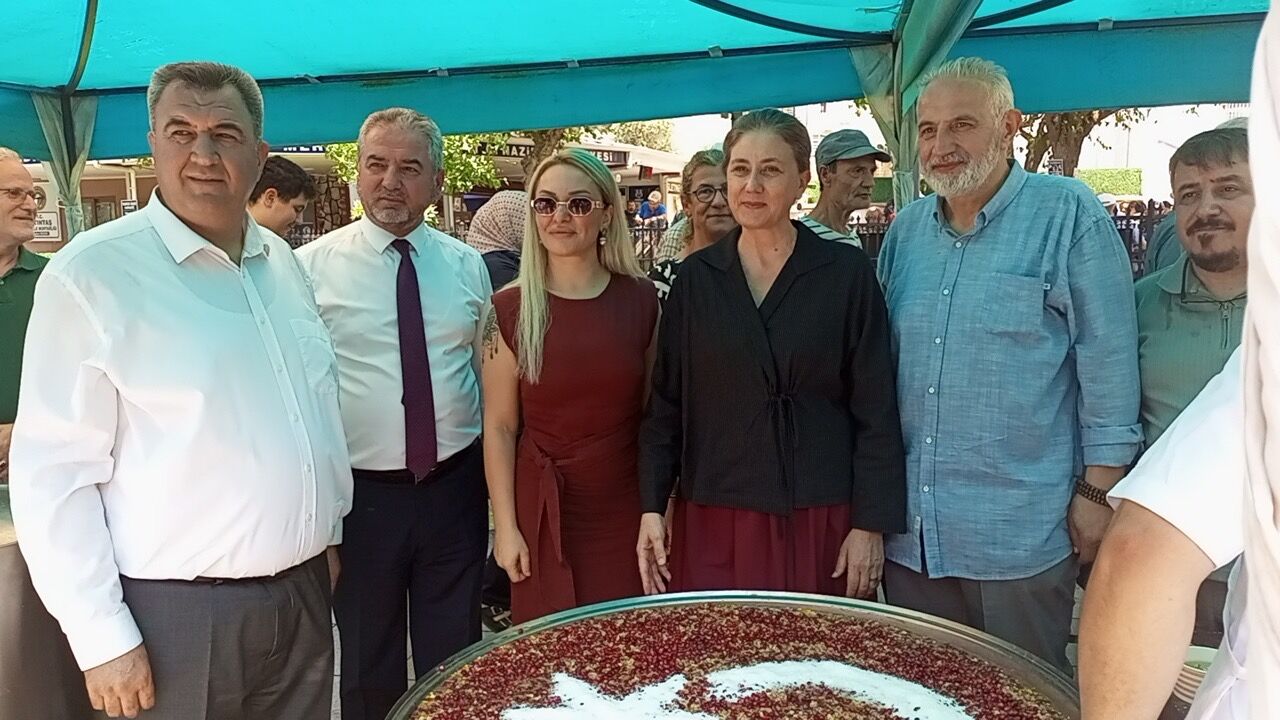 Nazillide 30 Bin Kisiye Asure Ikrami 675178 69Aa9B