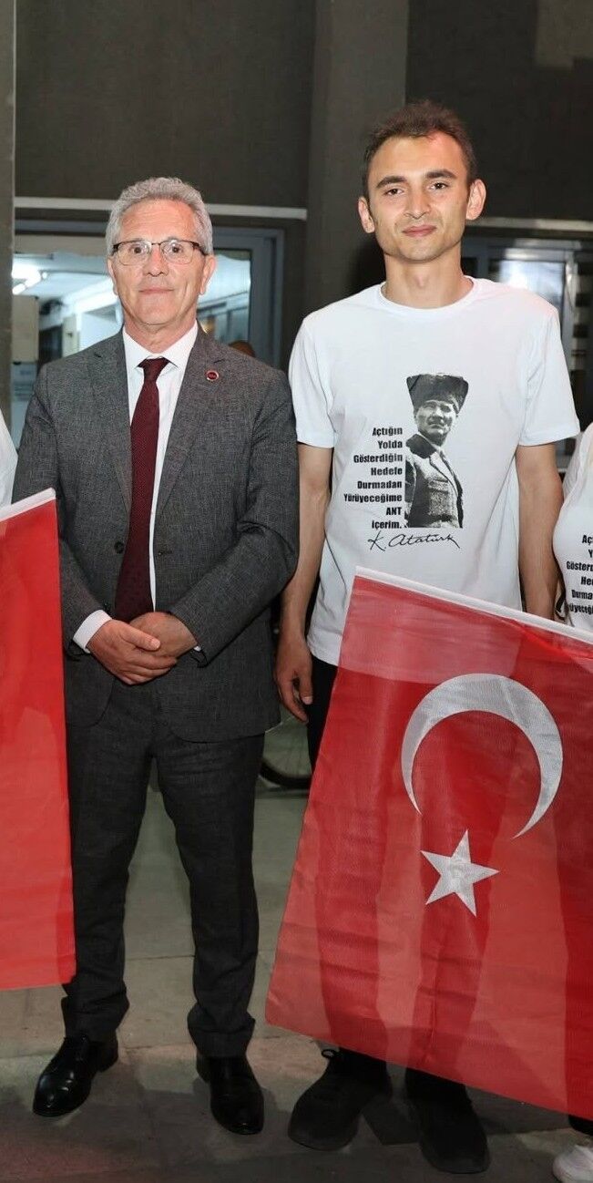Nazillide Chpli Gencler Baskan Tetike Bas Kaldirdi 676397 5383E3