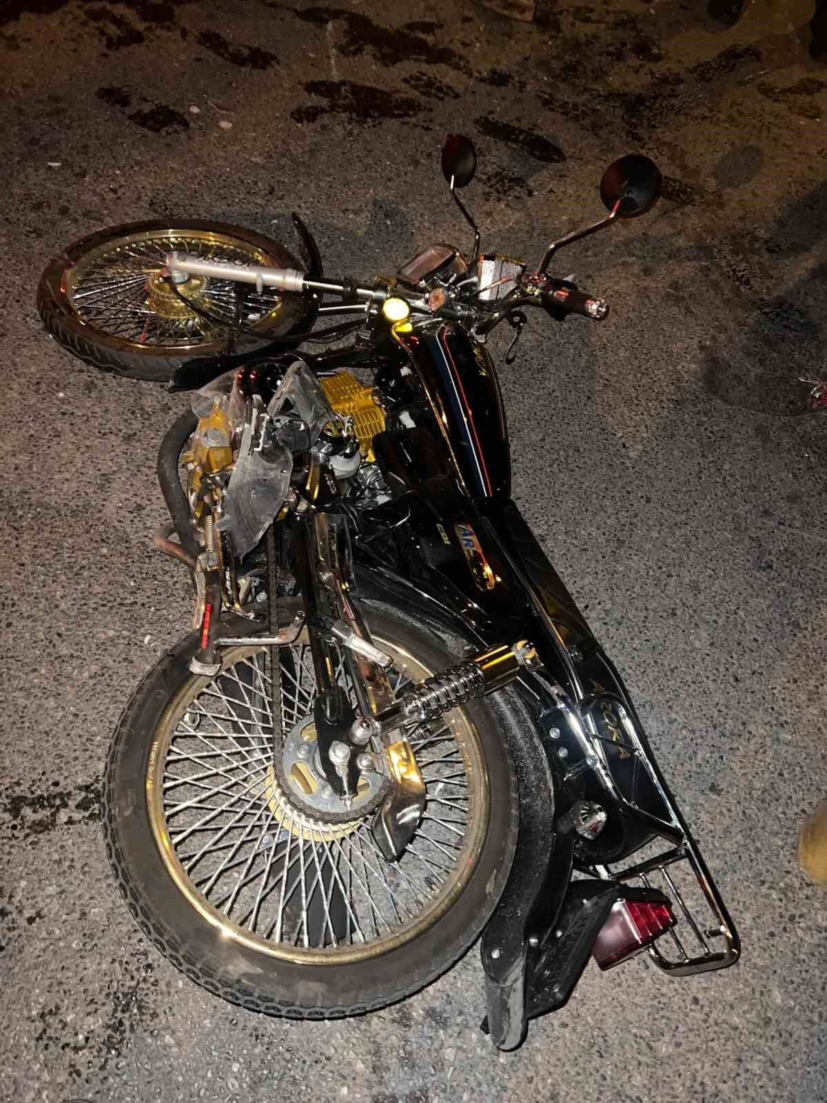 Otomobil Ile Motosiklet Kafa Kafaya Carpisti 1783239307425 895252