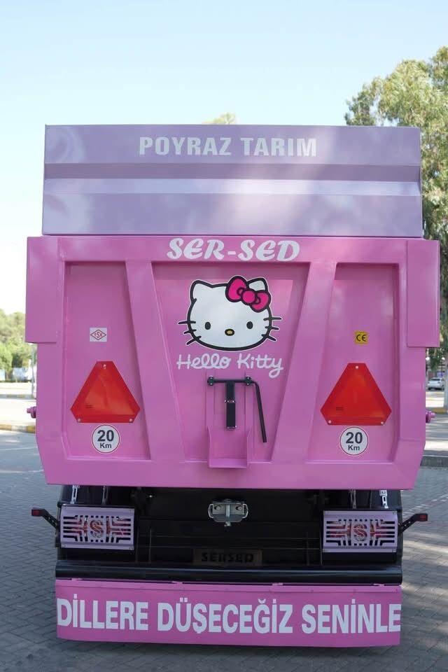 Ozel Tasarimi Nazillide Yapildi Traktor Romorkunu Kizlari Ic 681062 4D8B31