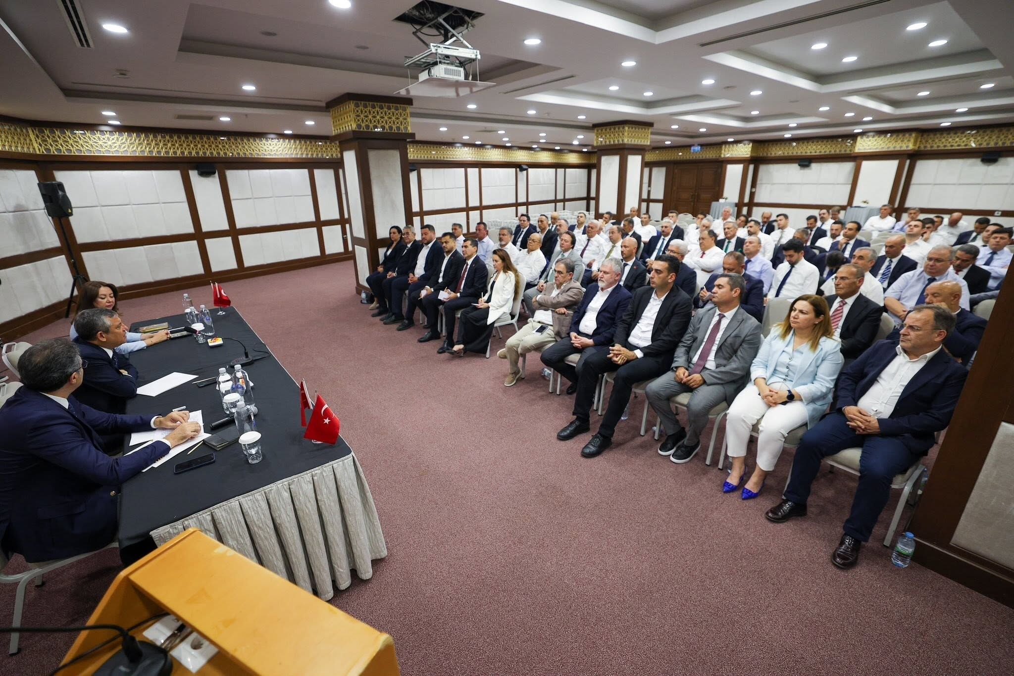 Saatci Ozgur Ozelle Buyustu Iktidar Yolculugumuzu Yeni Zafer 680370 1F9764