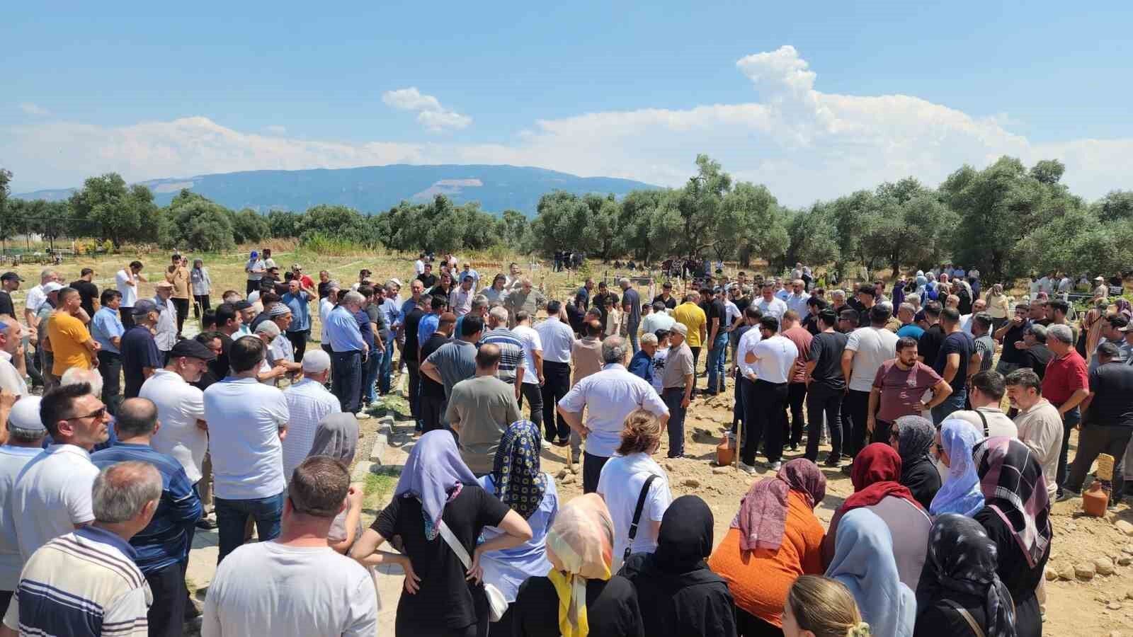 Trafik Kazasinda Hayatini Kaybeden Acar Dualarla Topraga Verildi 1783254906290 775490