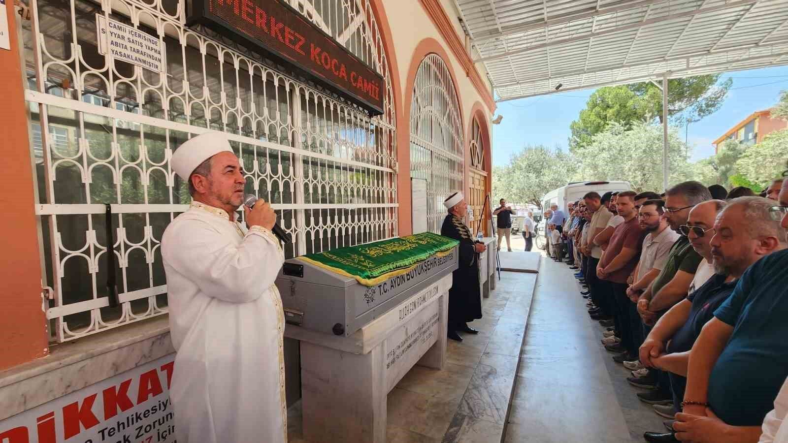 Trafik Kazasinda Hayatini Kaybeden Acar Dualarla Topraga Verildi 1783254908728 240208