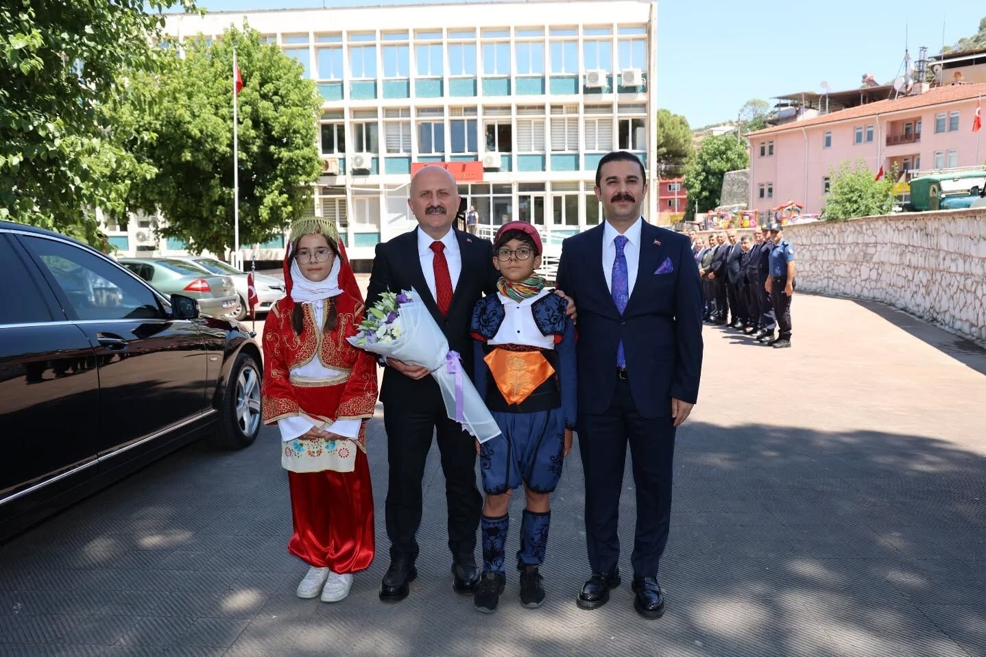 Vali Osman Varoldan Kocarli Ziyareti Esnaf Ve Vatandaslarla 677503 B4F120
