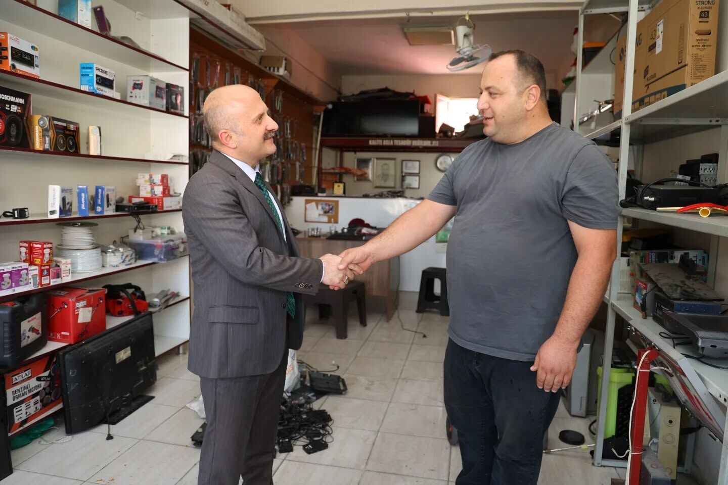 Vali Varol Karpuzluda Mesai Yapti 676893 6928Ad