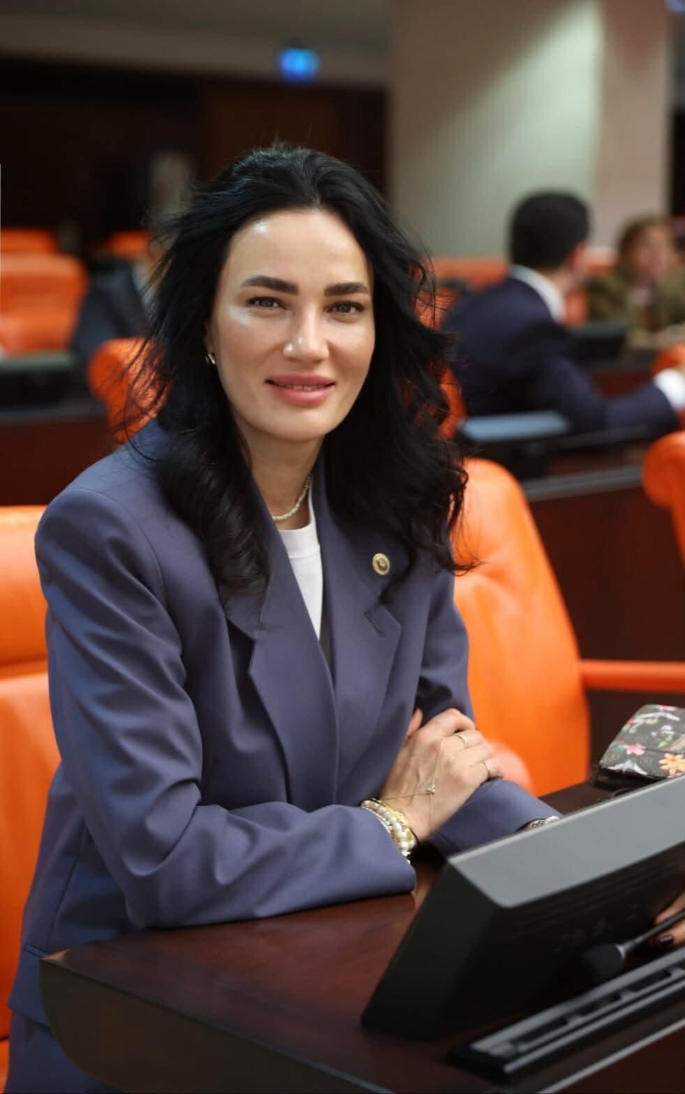 Aduyu Kazanan Genclere Saribastan Basari Mesaji 686339 9Ec831