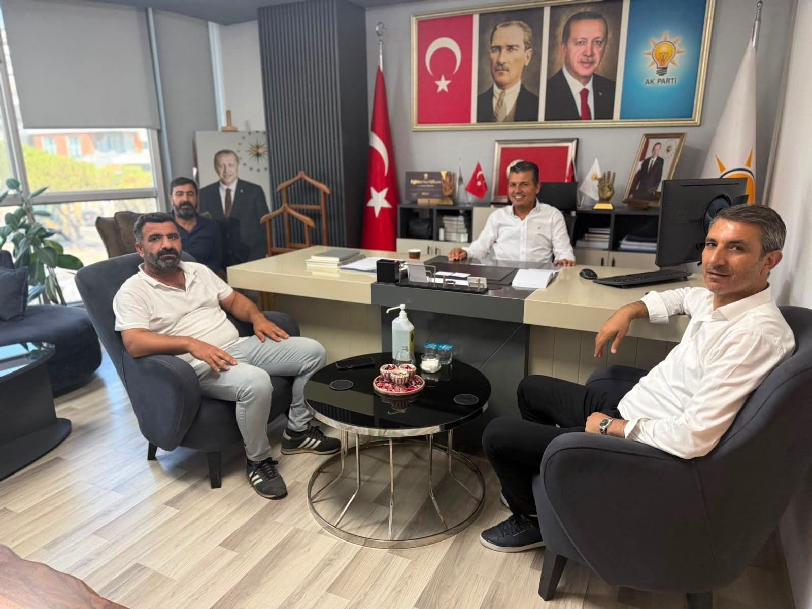 Ak Parti Kusadasinda Vites Yukseltti 685215 13D9C3