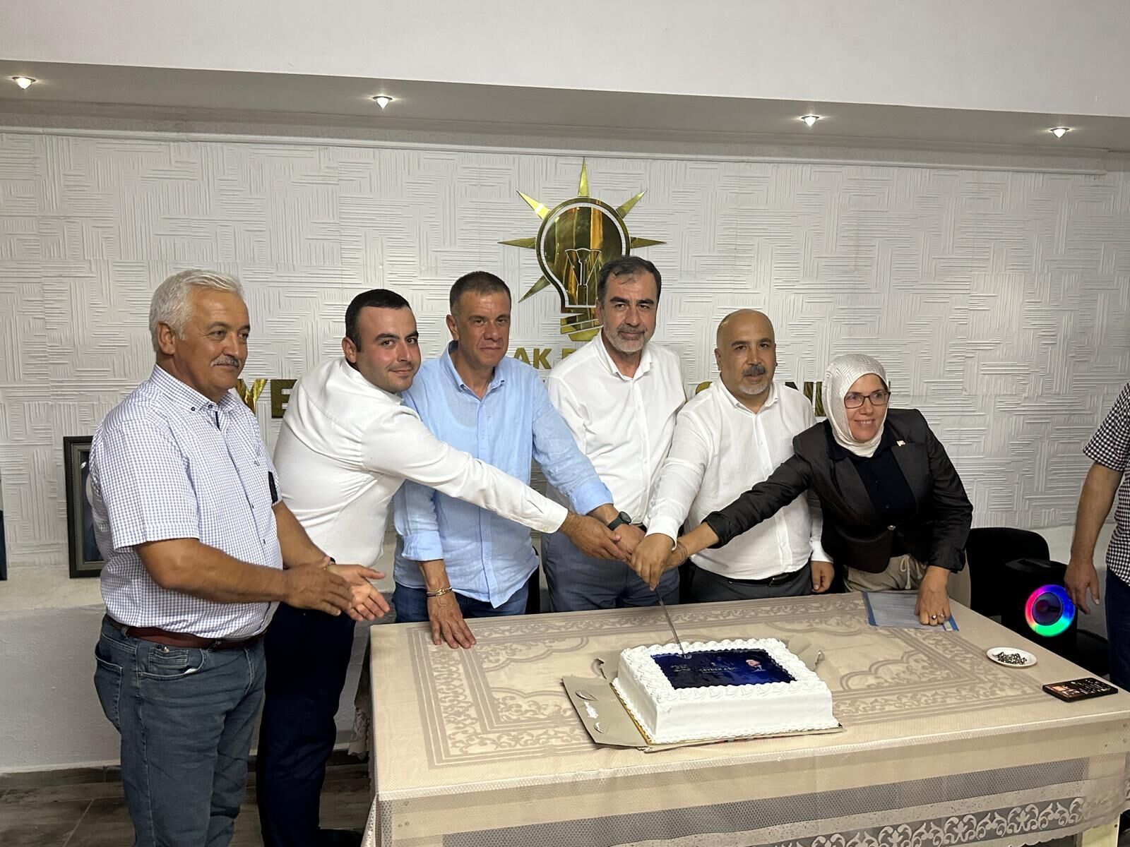 Ak Parti Yenipazardan Govde Gosterisi 85 Yeni Uye Katildi 686550 Ad0090