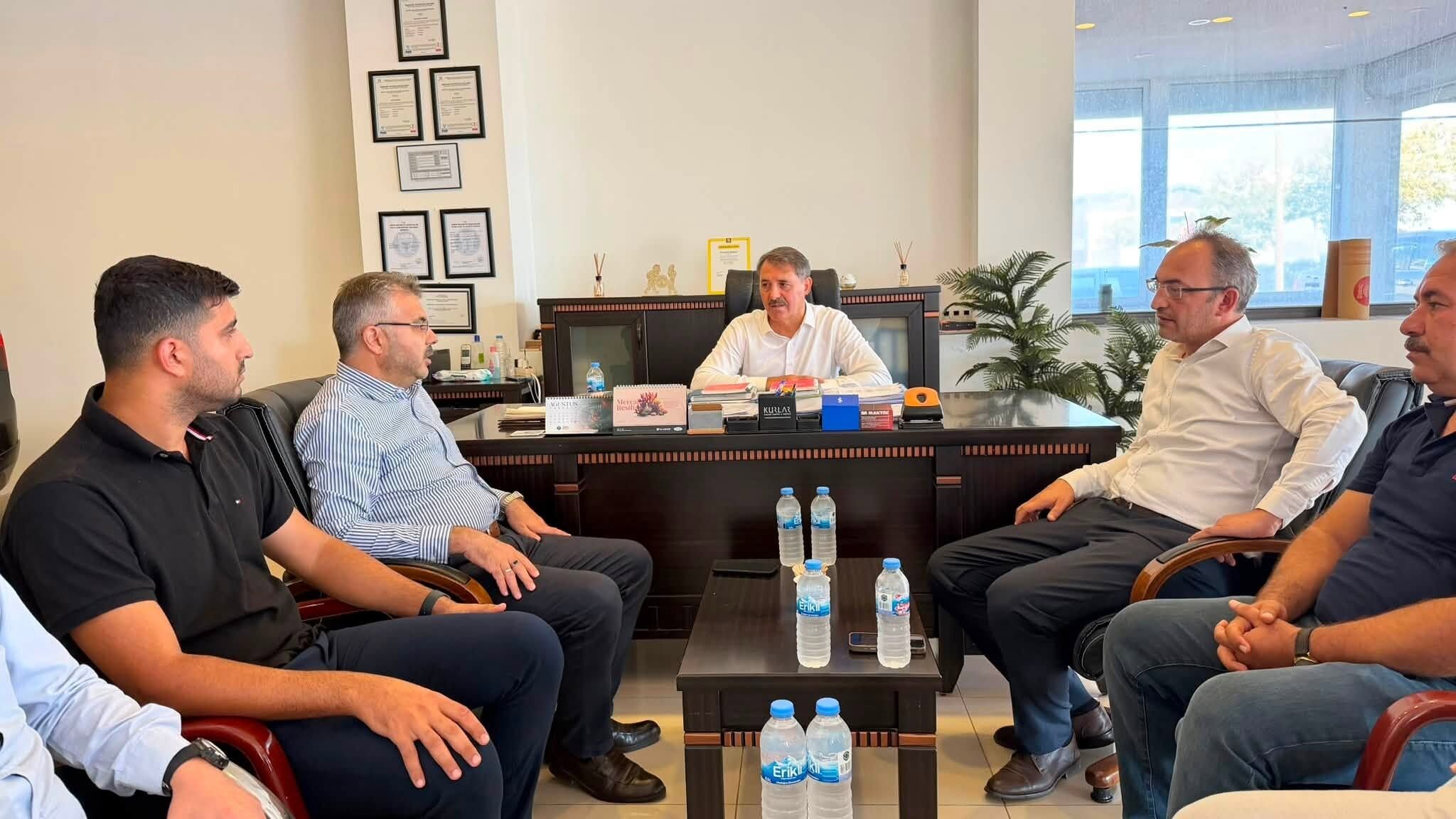 Ak Partili Ozmenden Ozturke Taziye Ziyareti 686523 A8168C