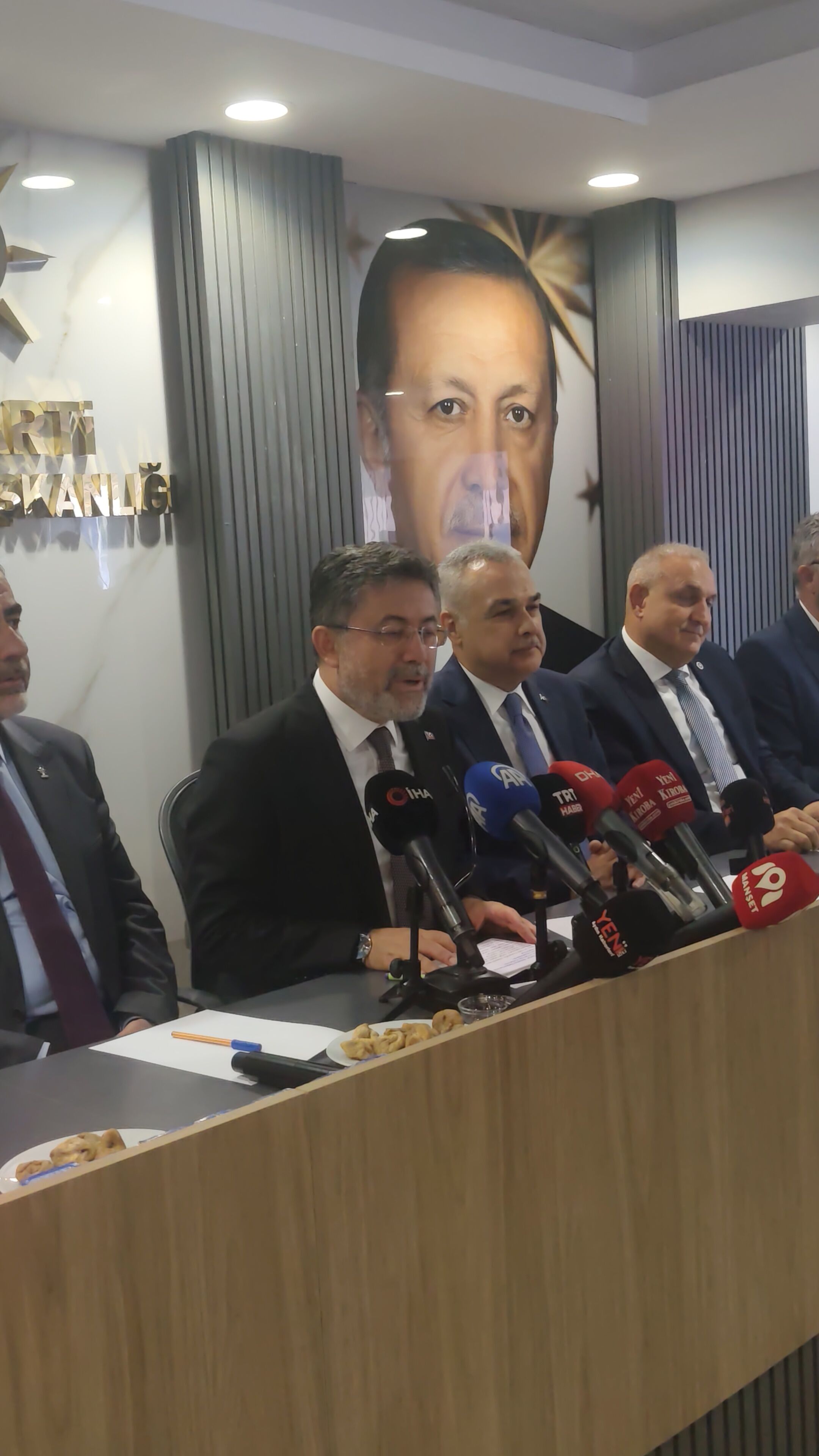 Bakan Yumakli Aydinda 190 Milyar Liralik Yatirim Yapildi 689195 67087C