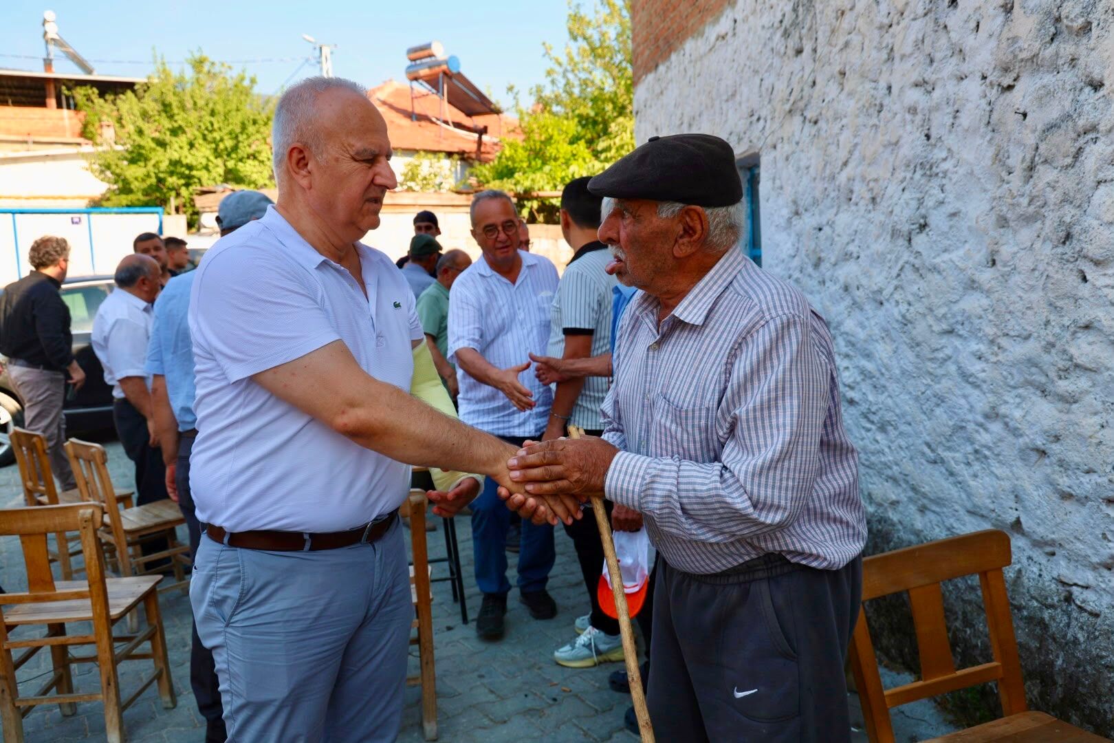 Baskan Mehmet Kivrak Yangin Bolgesinde Hemsehrilerimizi Asla 683229 1D9469