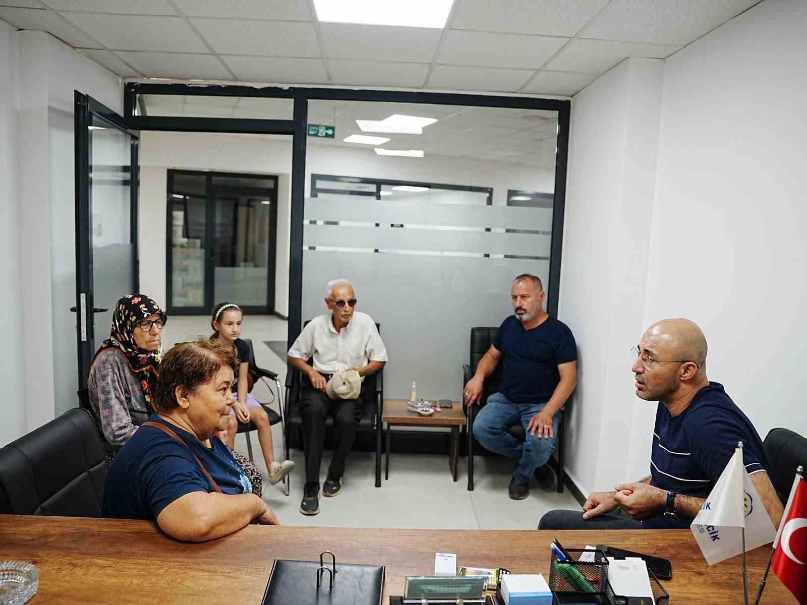 Baskan Zencirci Carsamba Mesaisini Ortaklar Da Vatandaslarla Gecirdi 1786607703832 55813