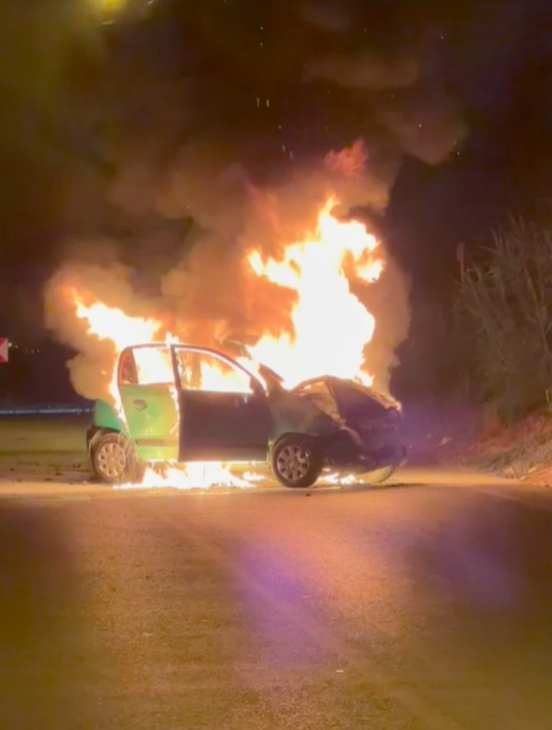 Bir Anda Alev Topuna Dondu Nazillide Duvara Carpan Otomobil 688549 1C21Dd