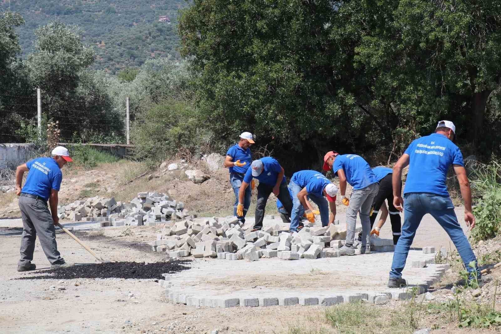 Bozdogan Belediyesi Eymir Mahallesi Nde Parke Tasi Doseme Calismasi Tamamlandi 1785931803222 880929